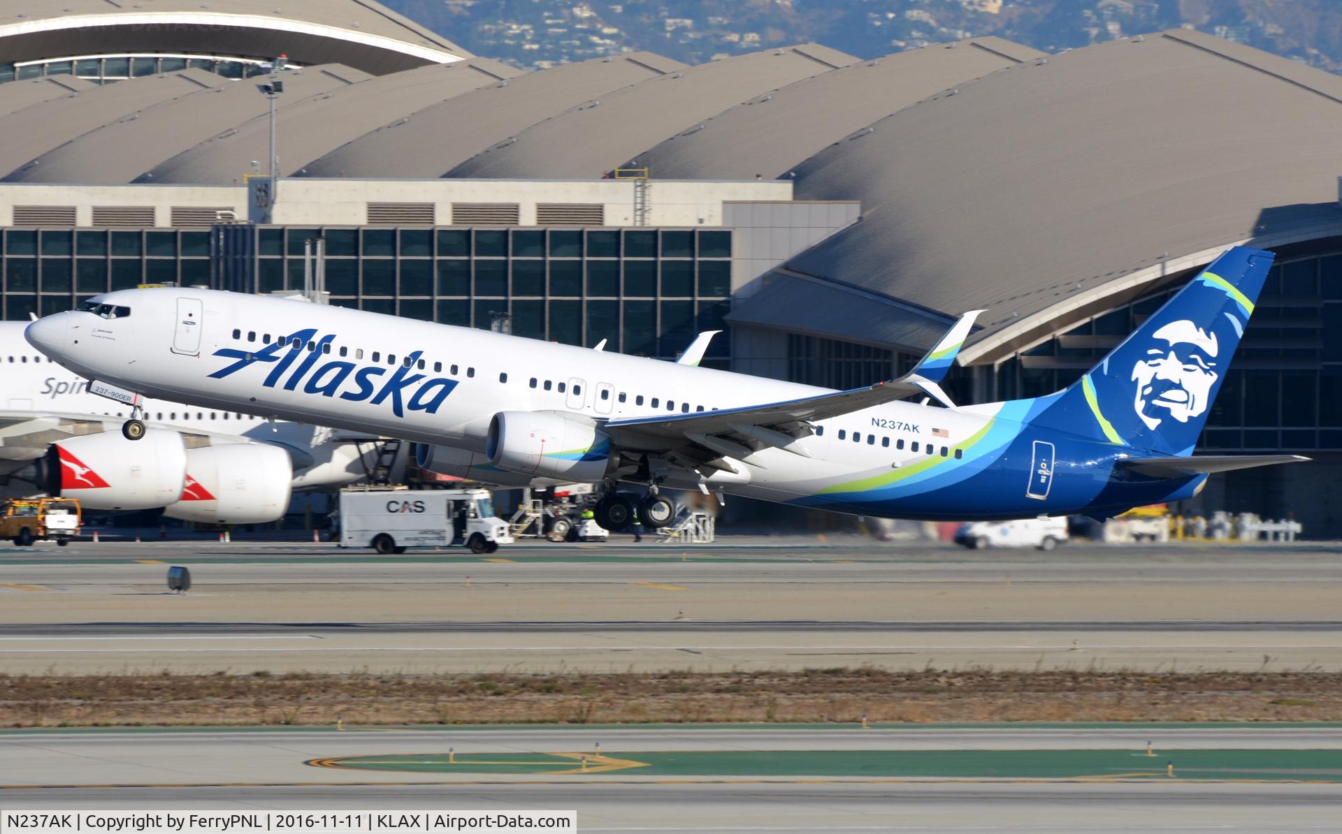 N237AK, 2016 Boeing 737-990/ER C/N 36357, Alaska B739 lifting-off.