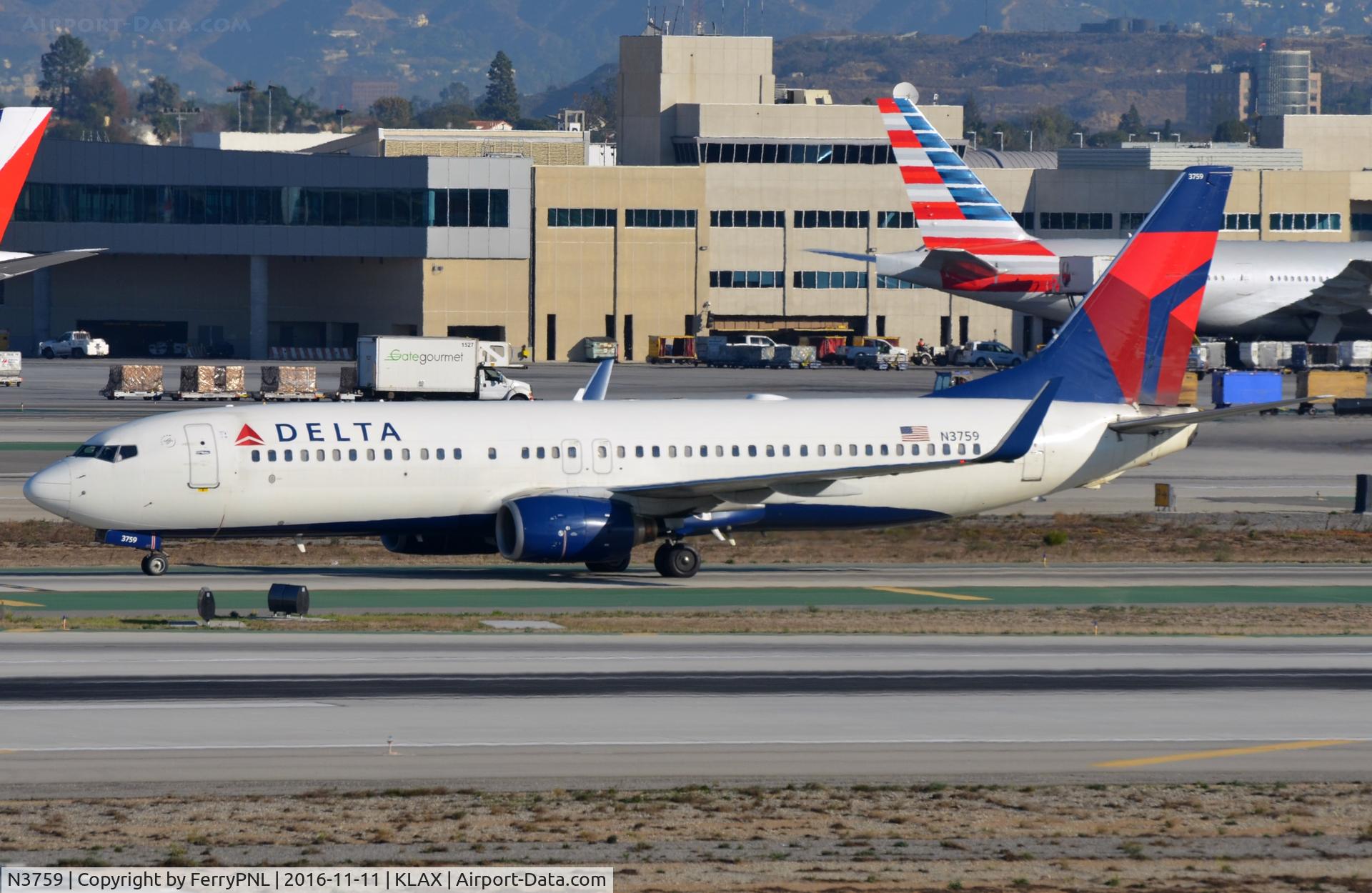 N3759, 2001 Boeing 737-832 C/N 30815, Delta B738 arrived
