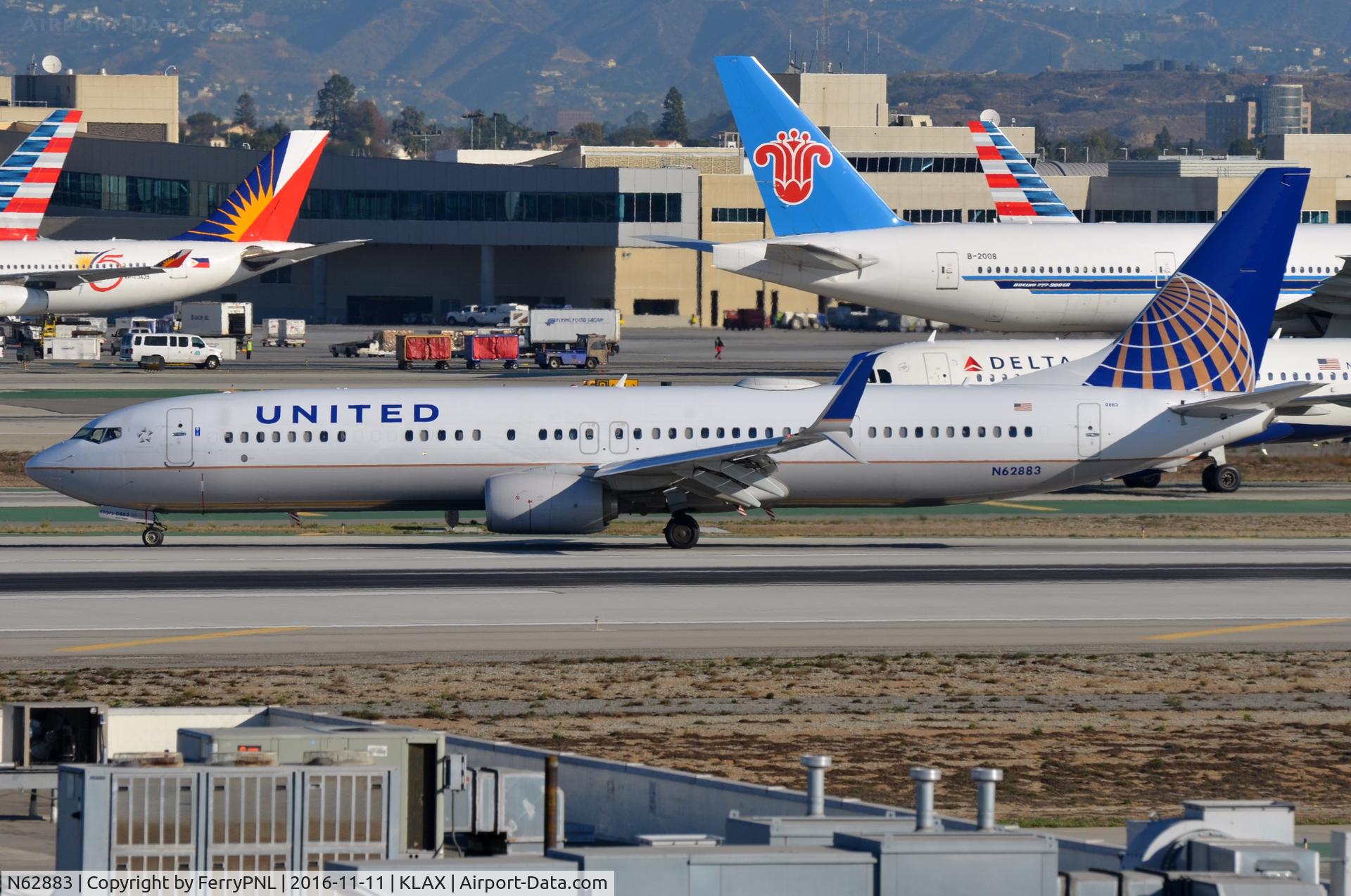 N62883, 2015 Boeing 737-924/ER C/N 42202, United B739 arrived.