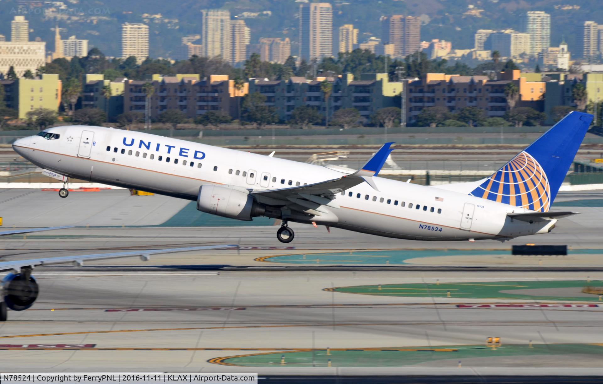 N78524, 2010 Boeing 737-824 C/N 31642, United B738 lifting-off.