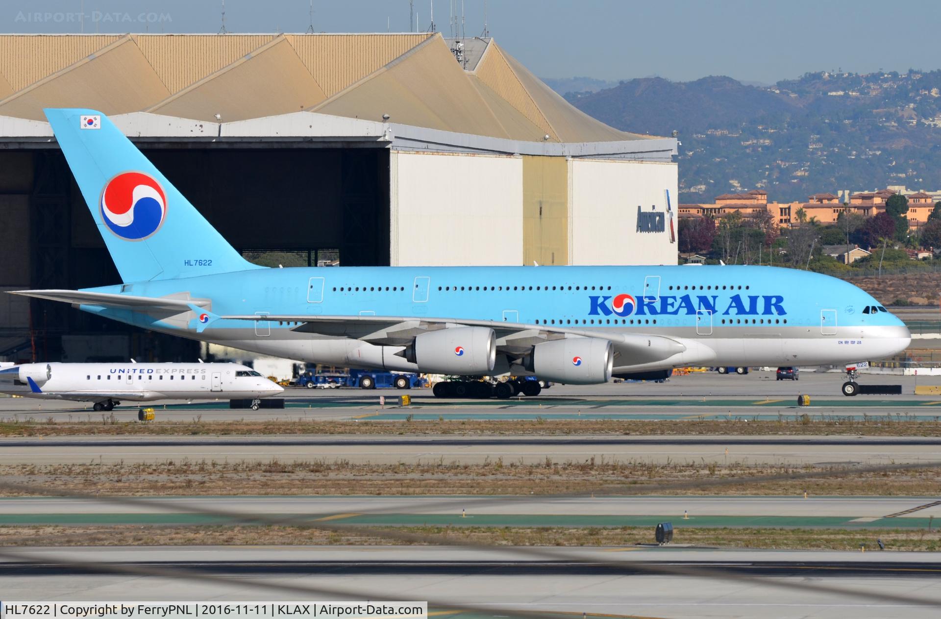 HL7622, 2013 Airbus A380-861 C/N 128, Korean A388 taxying in.