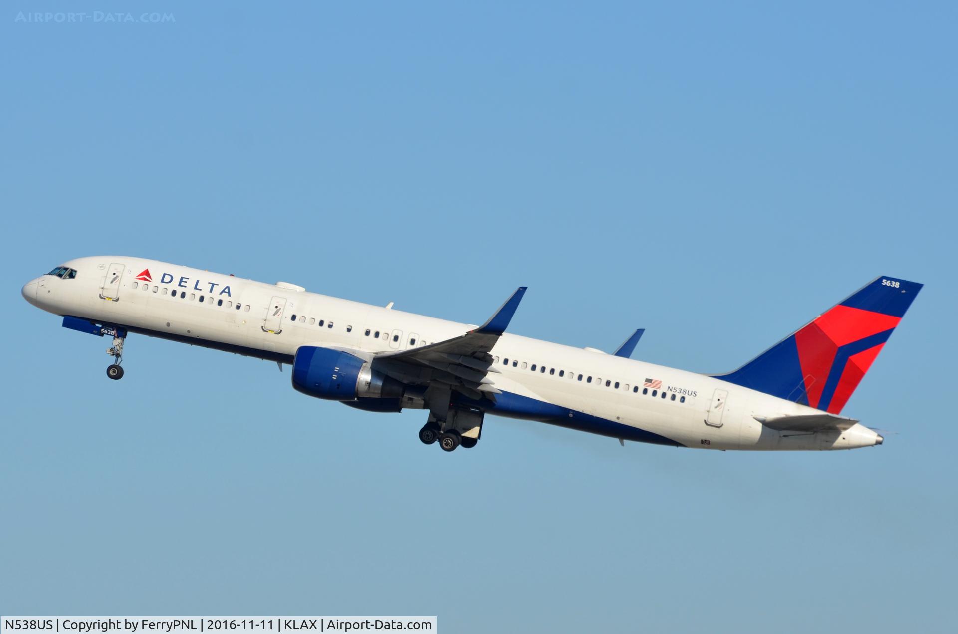 N538US, 1996 Boeing 757-251 C/N 26485, Delta B752 departing