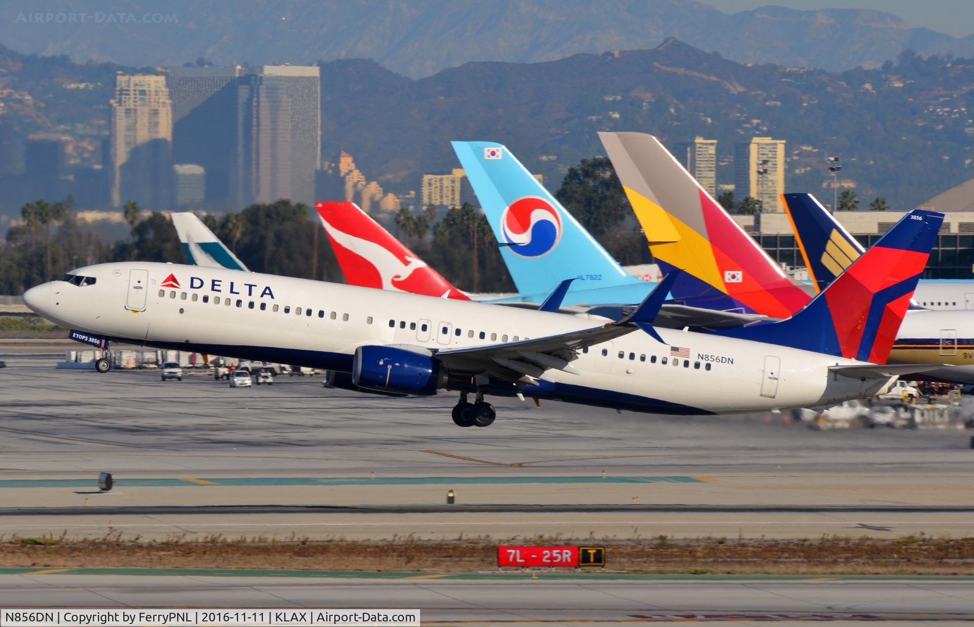 N856DN, 2016 Boeing 737-932/ER C/N 31967, Delta B739 lifting-off
