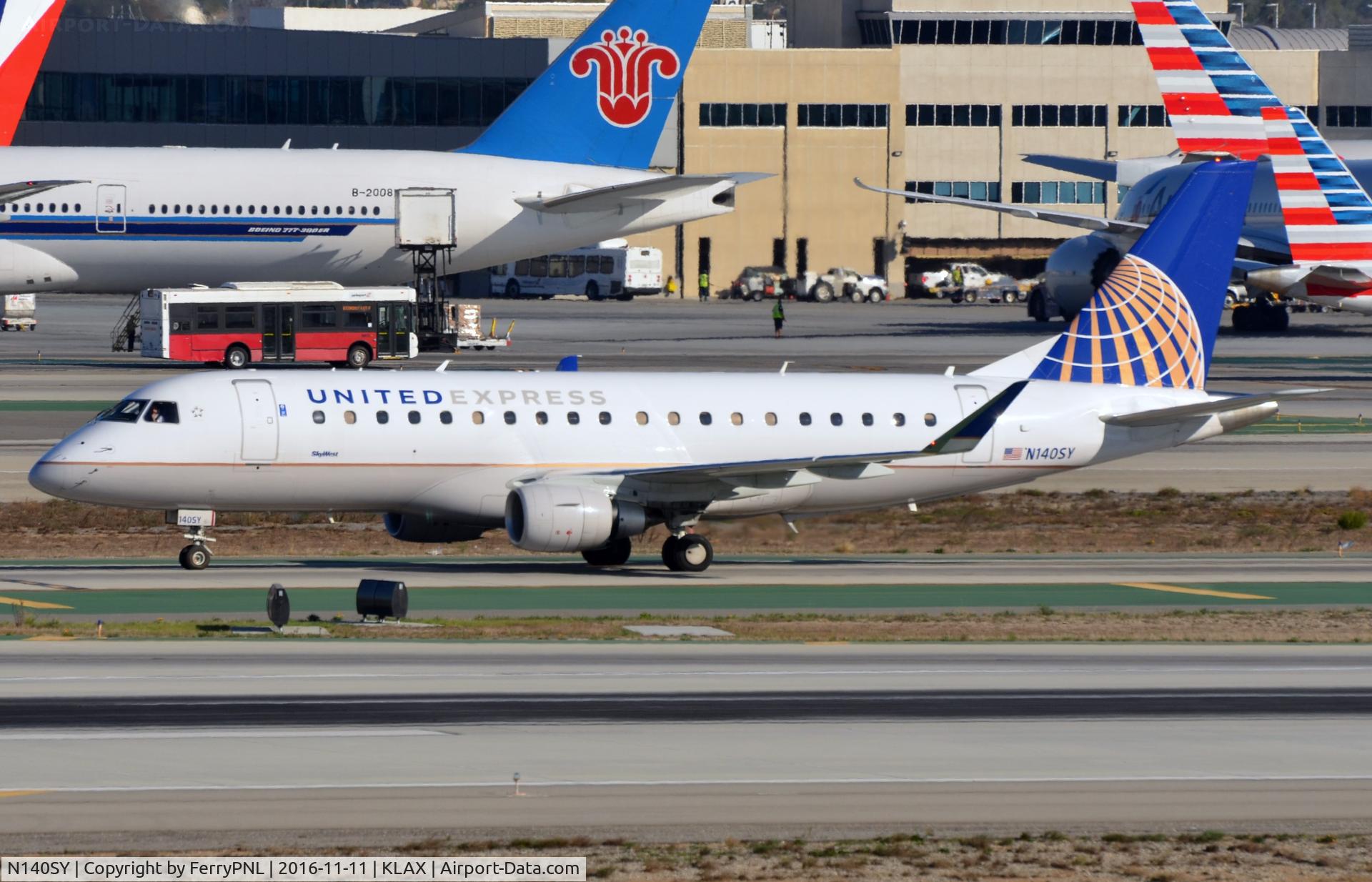N140SY, 2015 Embraer 175LR (ERJ-170-200LR) C/N 17000470, ERJ175 opb UA Express