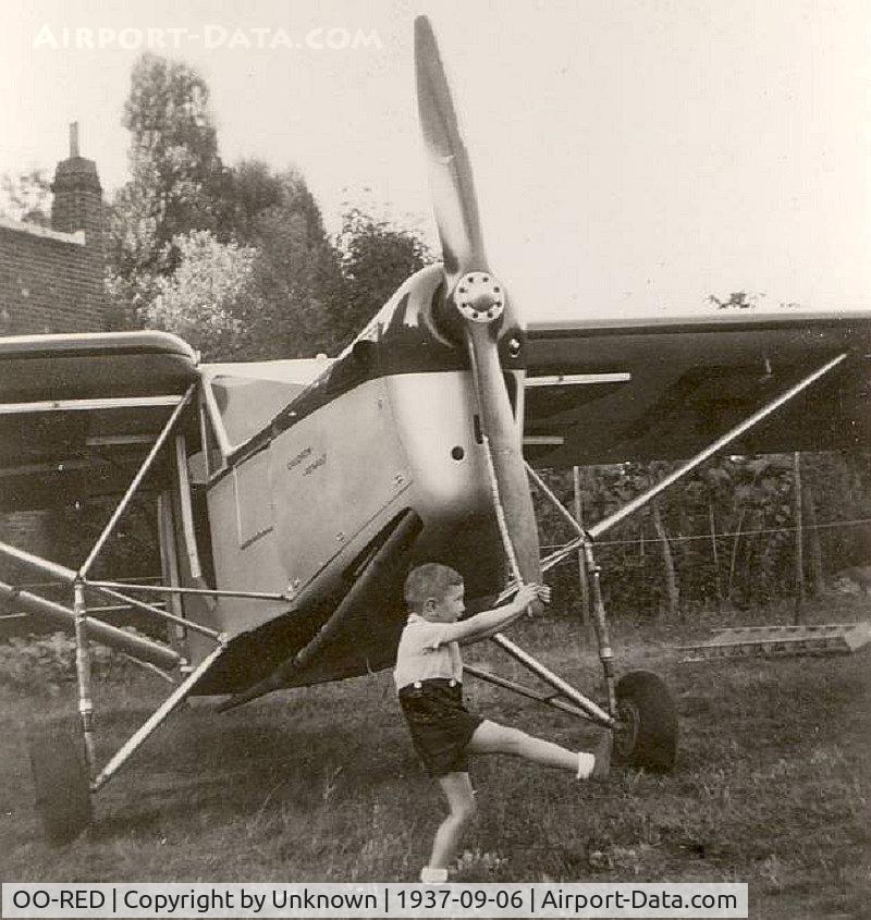 OO-RED, Caudron C.510 Pelican C/N 7343/50, At Kortrijk, Diksmuidekaai.