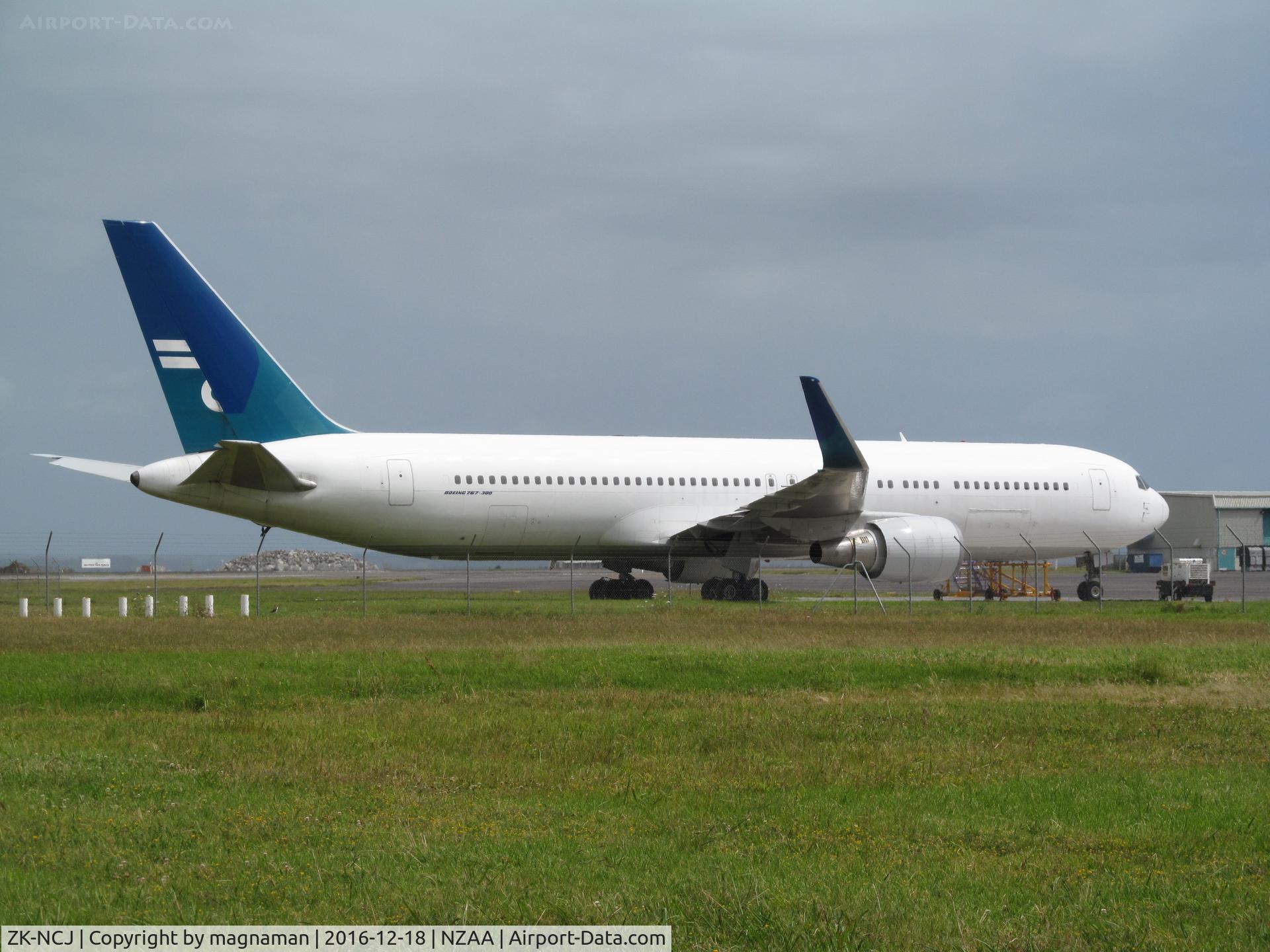 ZK-NCJ, 1995 Boeing 767-319/ER C/N 26915, out of service awaiting ferry flight to USA