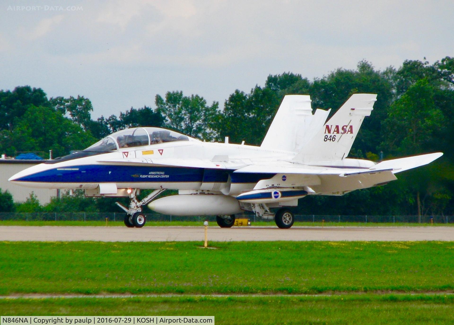 N846NA, McDonnell Douglas F/A-18B Hornet C/N 23, At Oshkosh