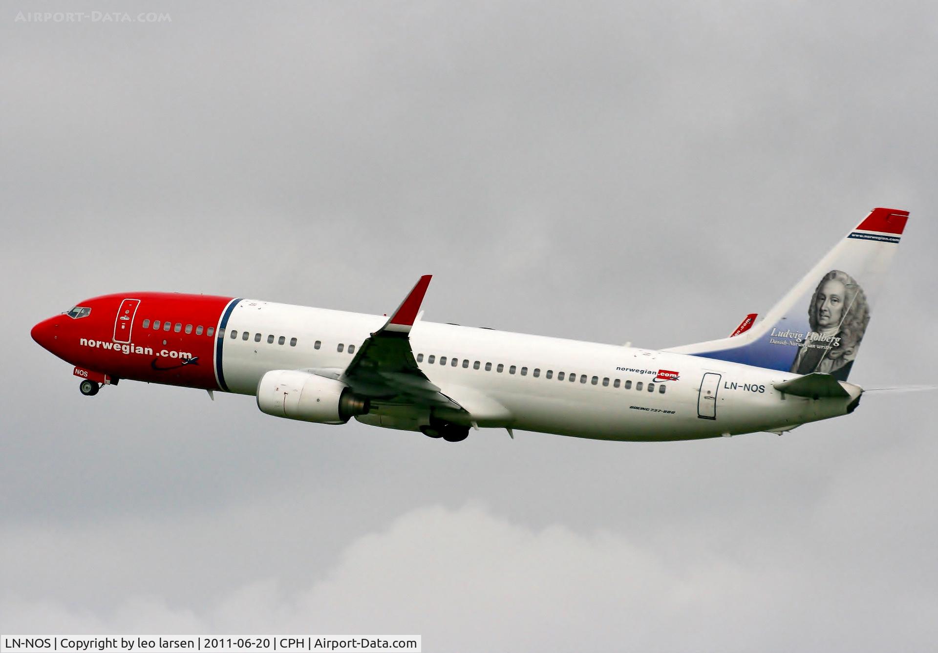 LN-NOS, 2004 Boeing 737-8BK C/N 33018, Copenhagen 20.6.11