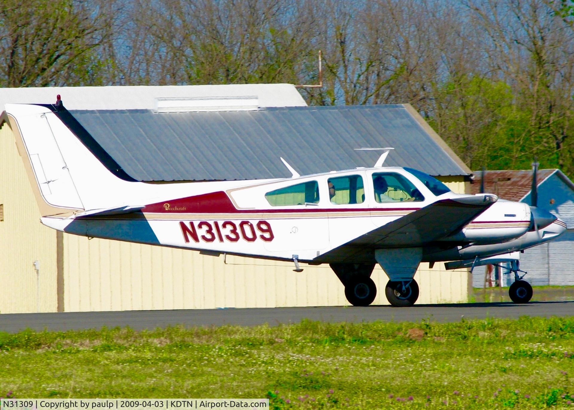 N31309, 1973 Beech 95-B55 Baron Baron C/N TC-1524, At Downtown Shreveport.