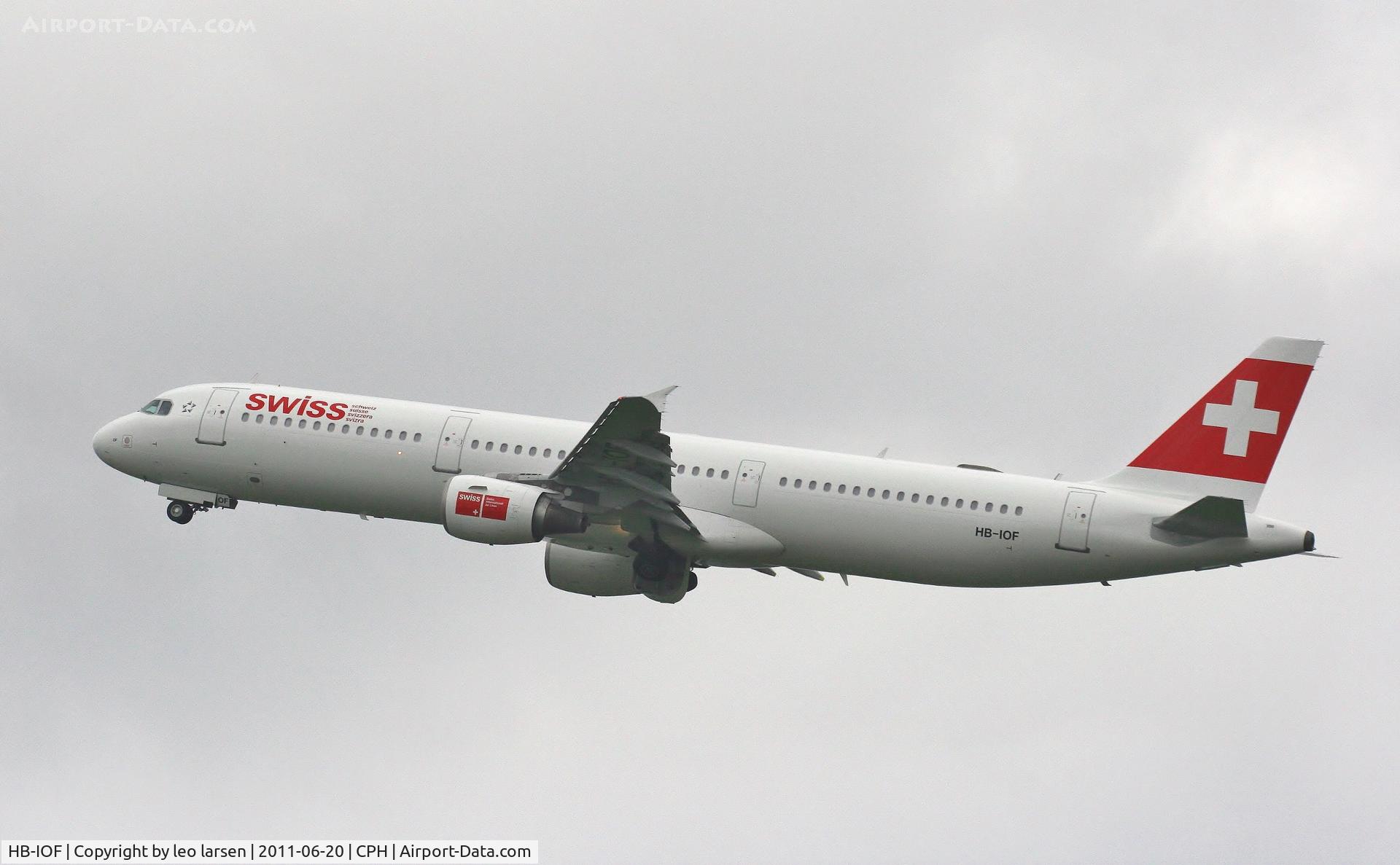 HB-IOF, 1995 Airbus A321-111 C/N 541, Copenhagen 20.6.11