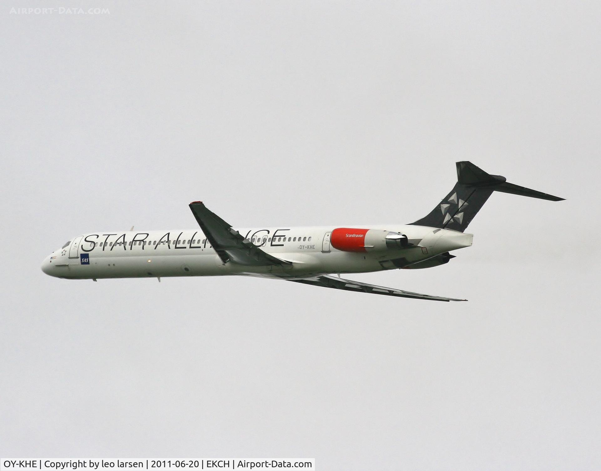 OY-KHE, 1988 McDonnell Douglas MD-82 (DC-9-82) C/N 49604, Copenhagen 20.6.11