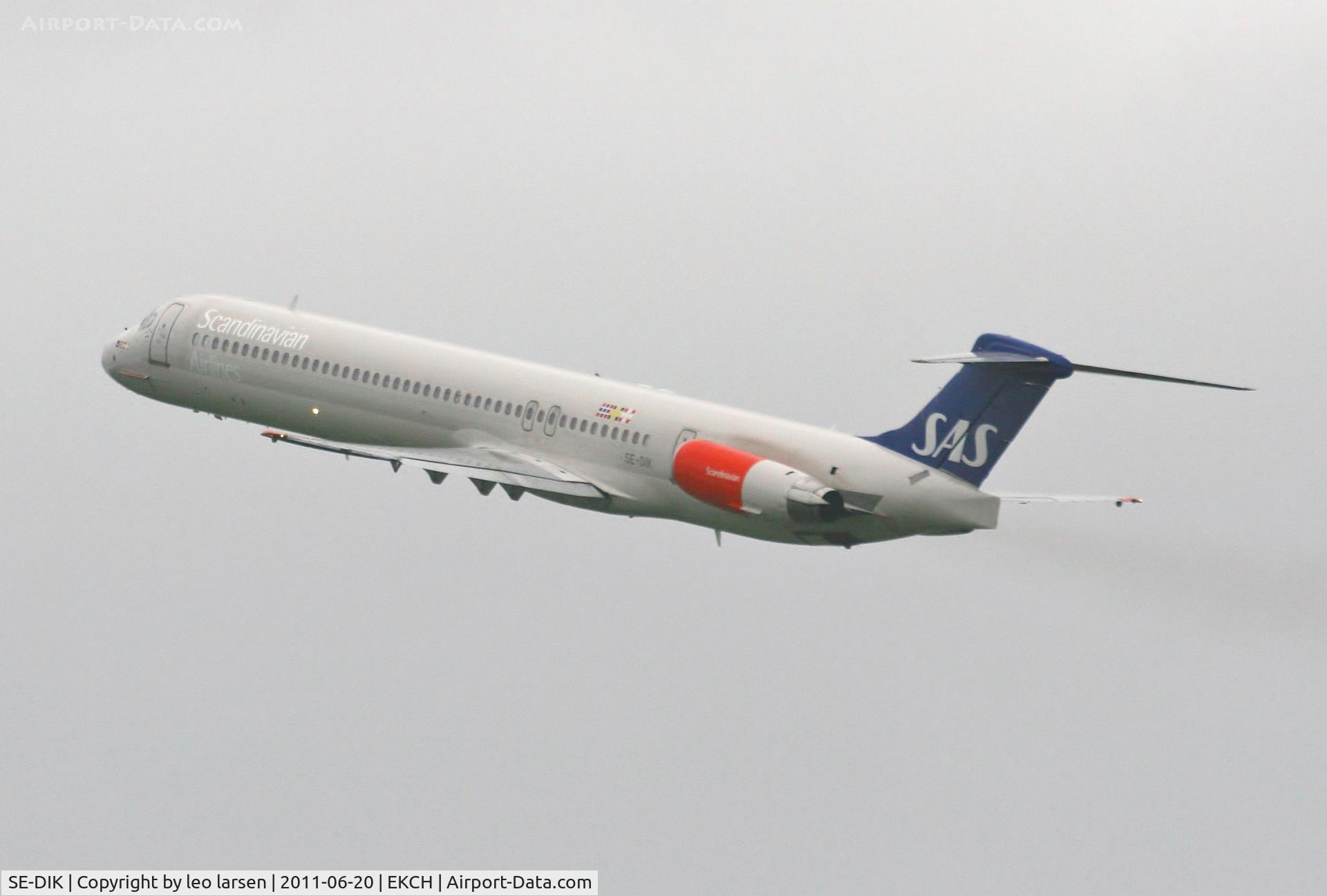 SE-DIK, 1988 McDonnell Douglas MD-82 (DC-9-82) C/N 49728, Copenhagen 20.6.11