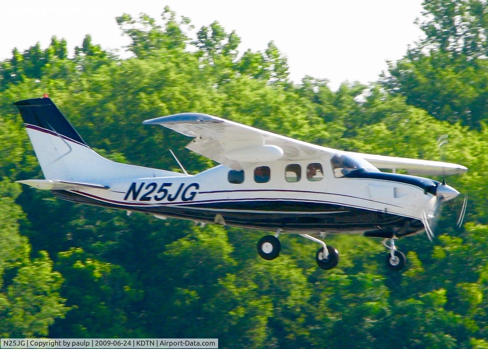 N25JG, 1979 Cessna P210N Pressurised Centurion C/N P21000329, At Downtown Shreveport.