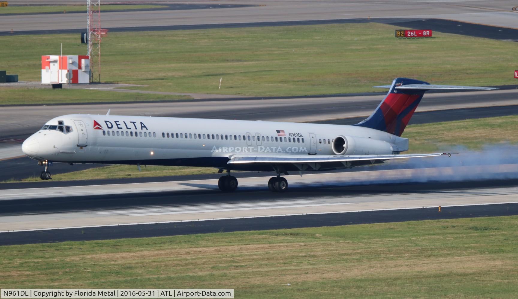 N961DL, 1990 McDonnell Douglas MD-88 C/N 49980, Delta