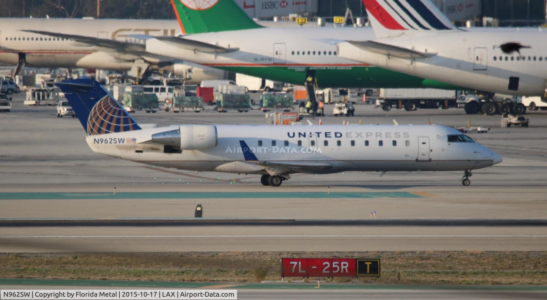 N962SW, 2003 Bombardier CRJ-200ER (CL-600-2B19) C/N 7859, United Express
