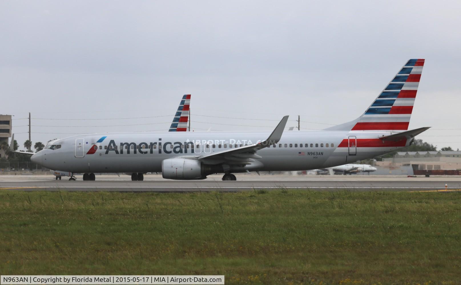 N963AN, 2001 Boeing 737-823 C/N 29543, American