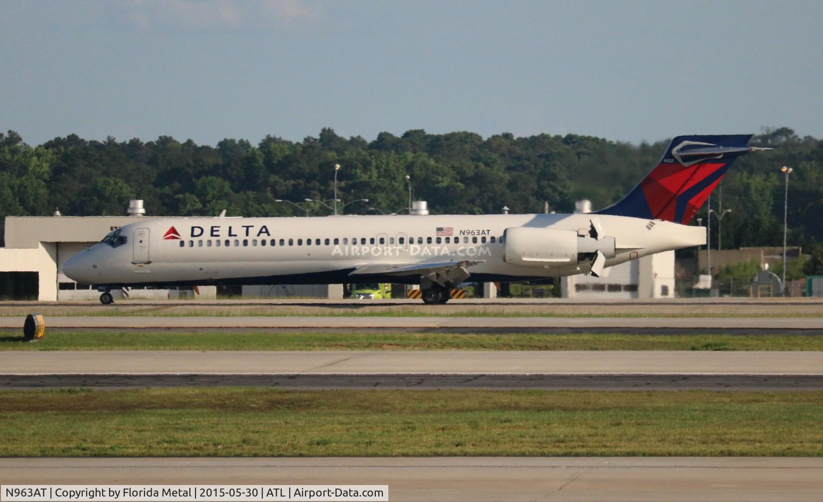 N963AT, 2001 Boeing 717-200 C/N 55024, Delta