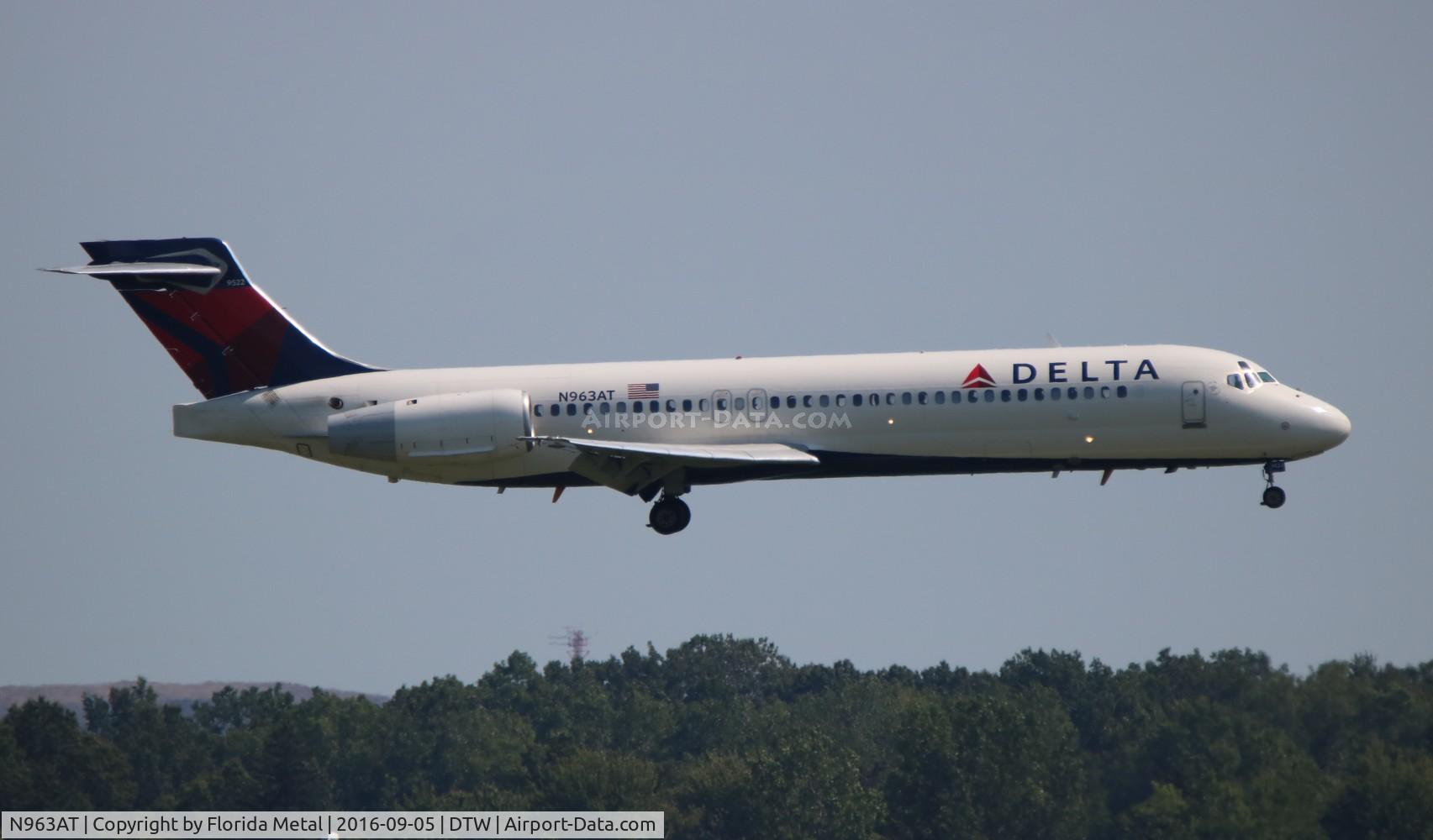 N963AT, 2001 Boeing 717-200 C/N 55024, Delta