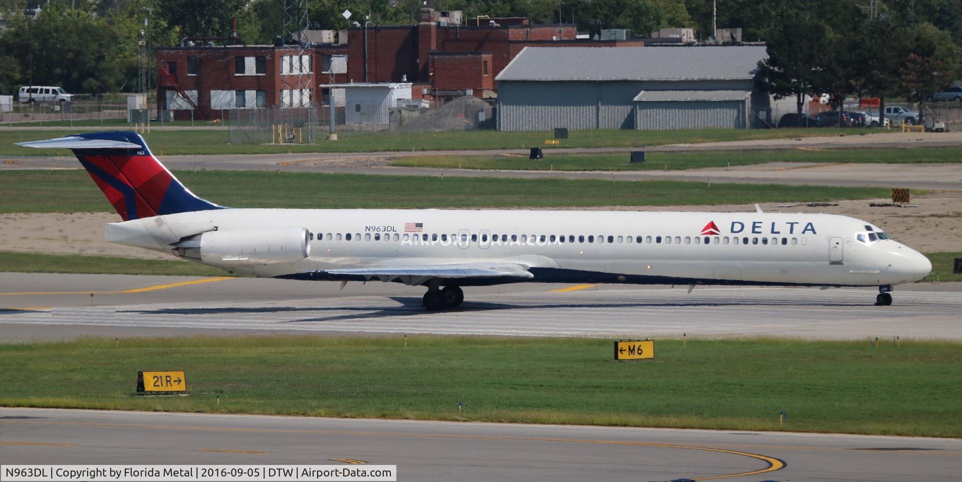 N963DL, 1990 McDonnell Douglas MD-88 C/N 49982, Delta