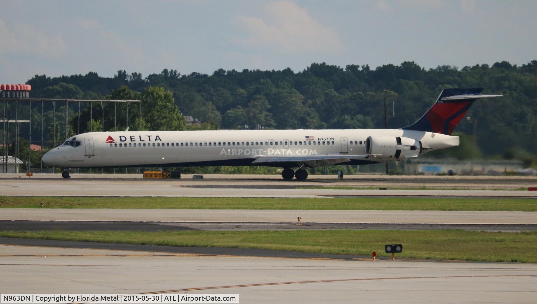 N963DN, 1998 McDonnell Douglas MD-90-30 C/N 53533, Delta