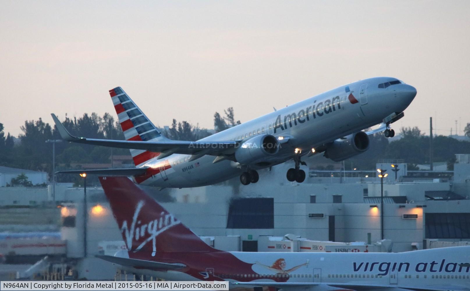 N964AN, 2001 Boeing 737-823 C/N 30093, American