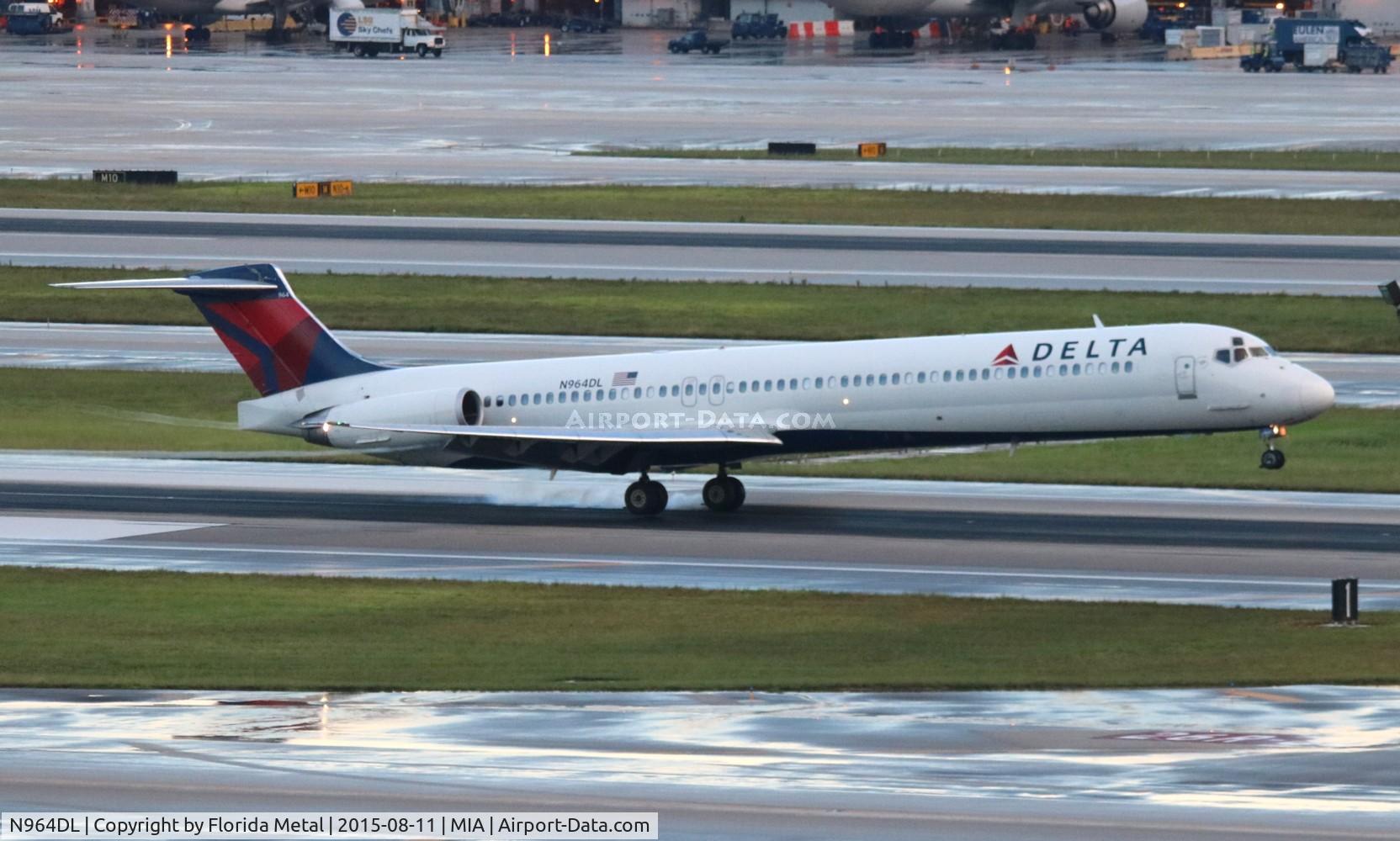 N964DL, 1990 McDonnell Douglas MD-88 C/N 49983, Delta