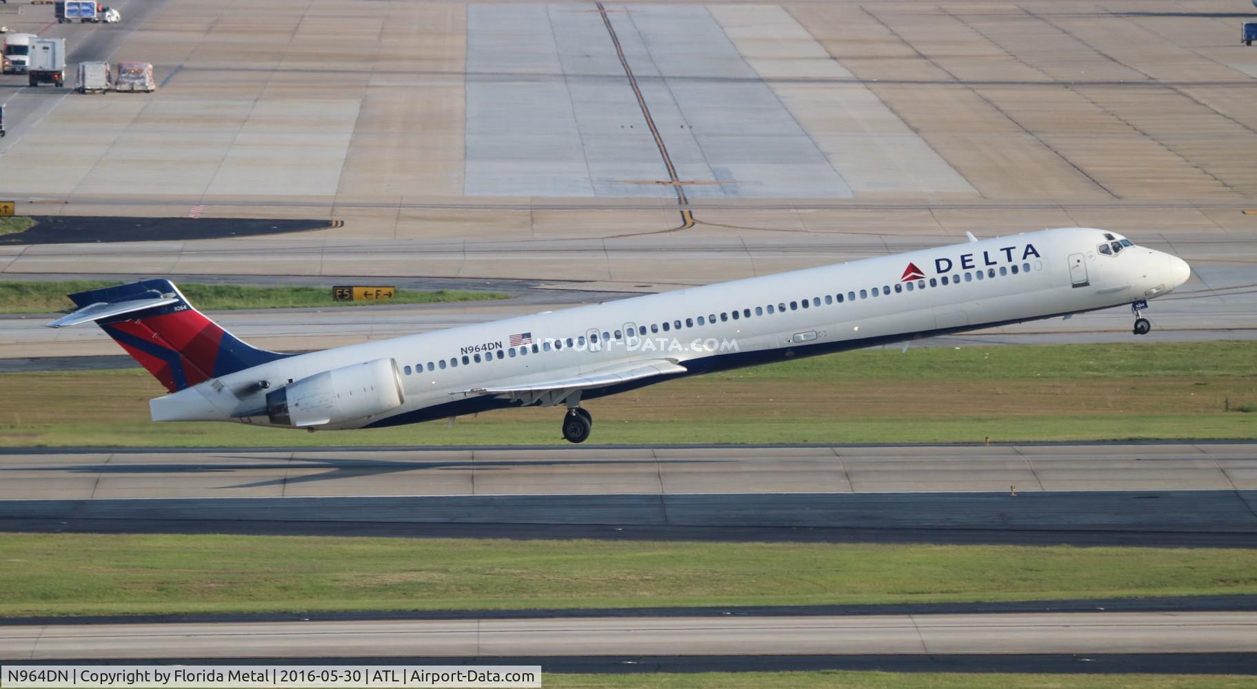 N964DN, McDonnell Douglas MD-90-30 C/N 60001, Delta