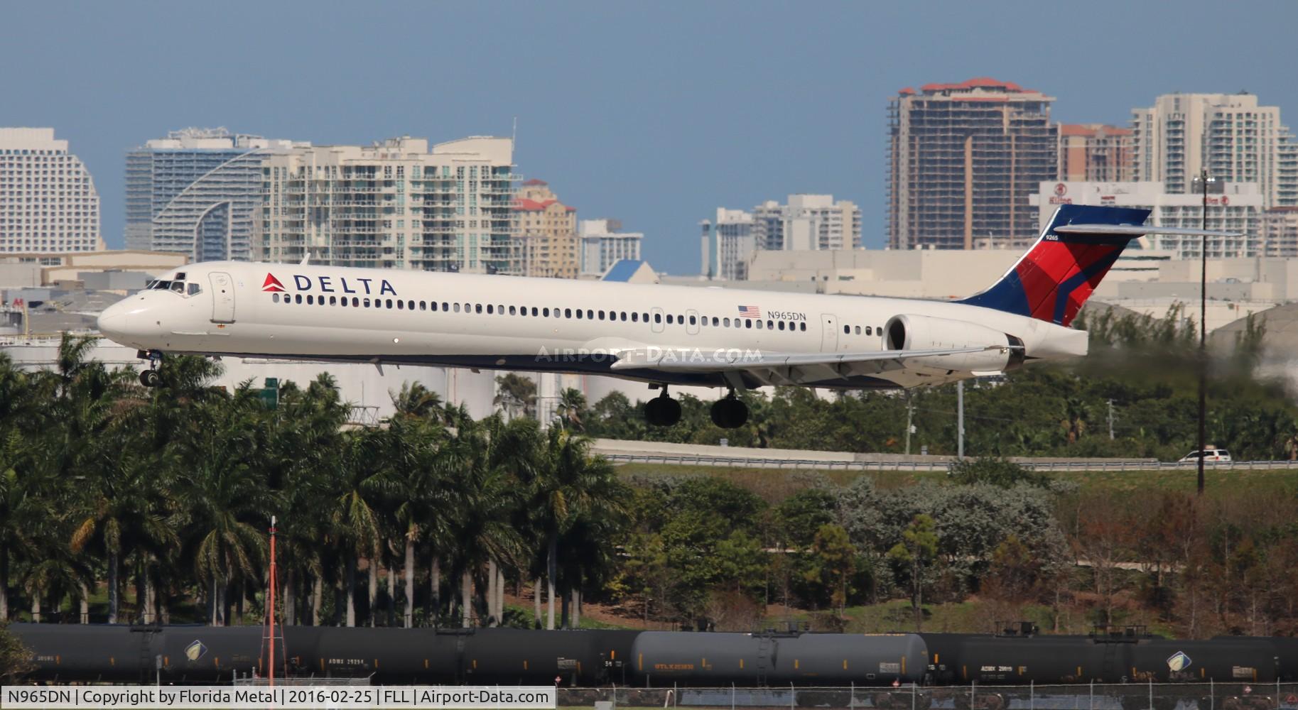 N965DN, 2001 McDonnell Douglas MD-90-30 C/N 60002, Delta