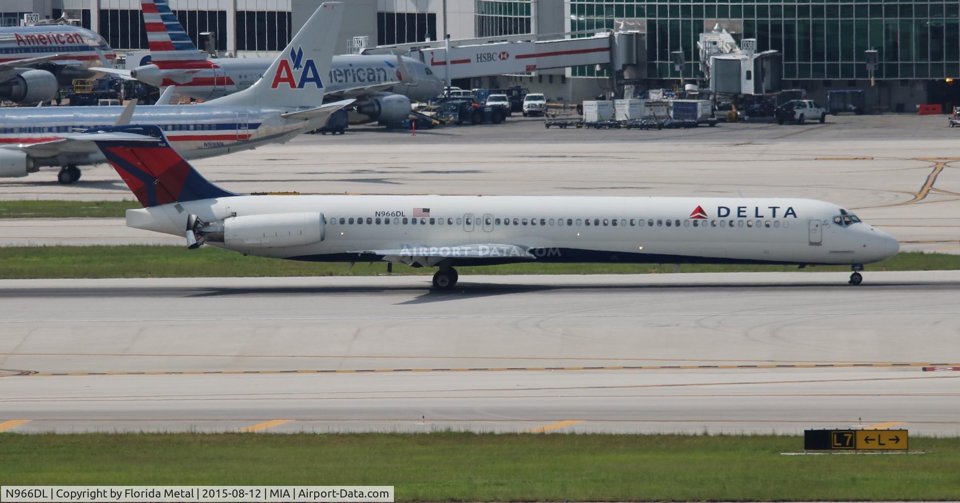 N966DL, 1990 McDonnell Douglas MD-88 C/N 53115, Delta