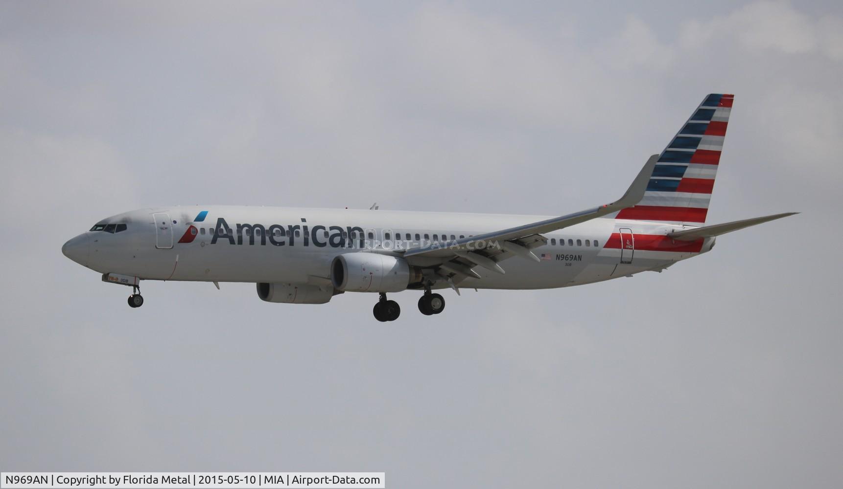 N969AN, 2001 Boeing 737-823 C/N 29546, American