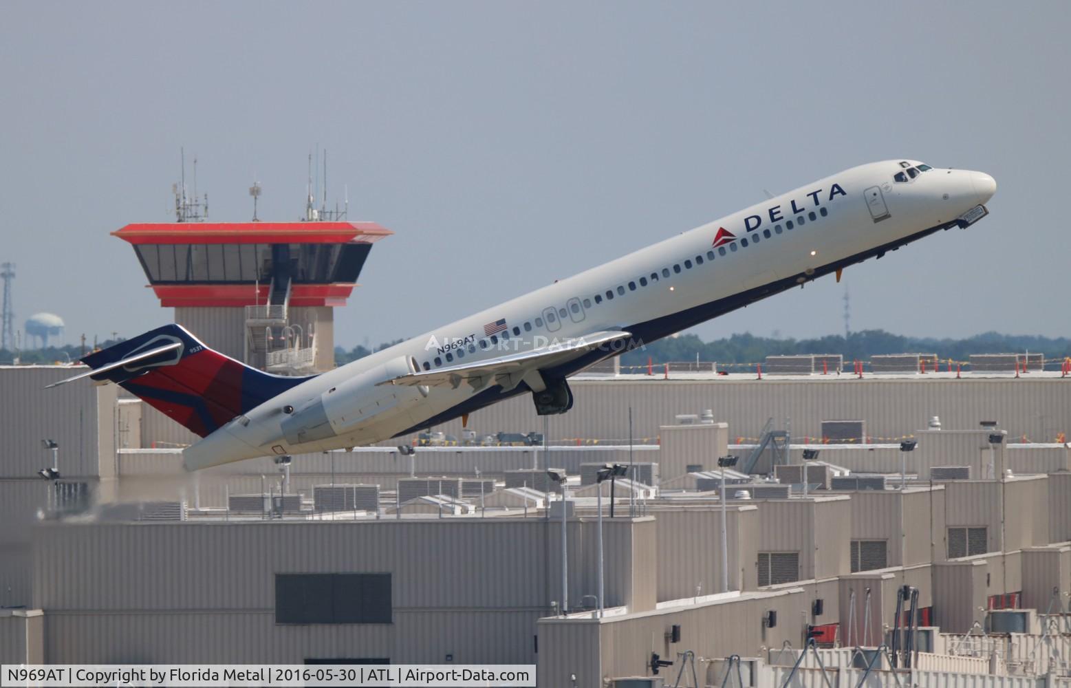 N969AT, 2001 Boeing 717-200 C/N 55030, Delta