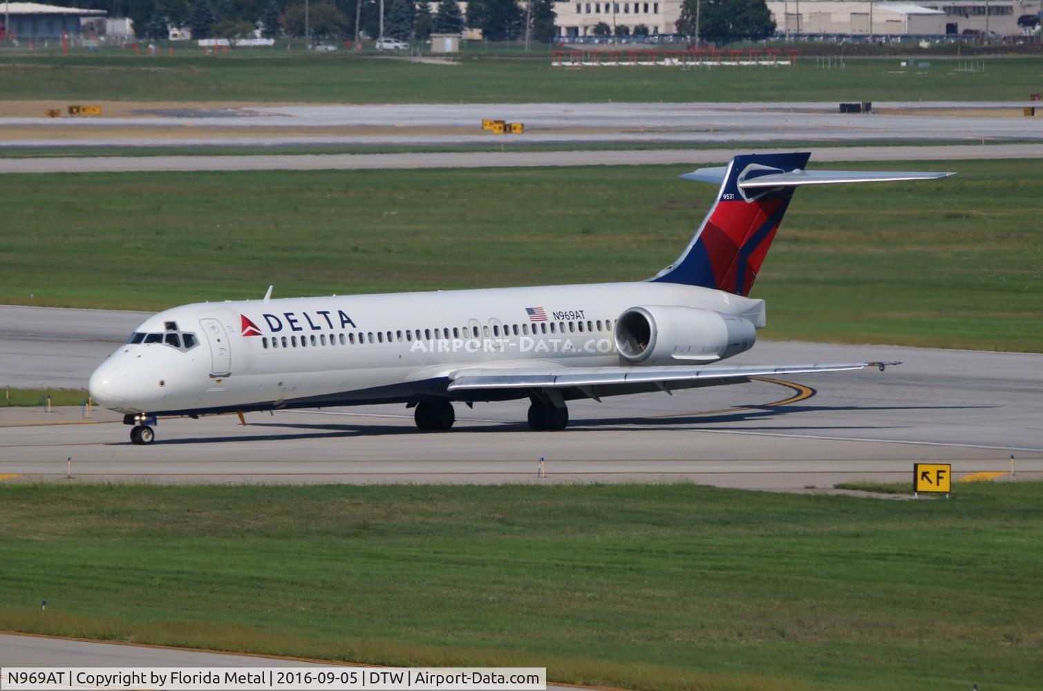 N969AT, 2001 Boeing 717-200 C/N 55030, Delta