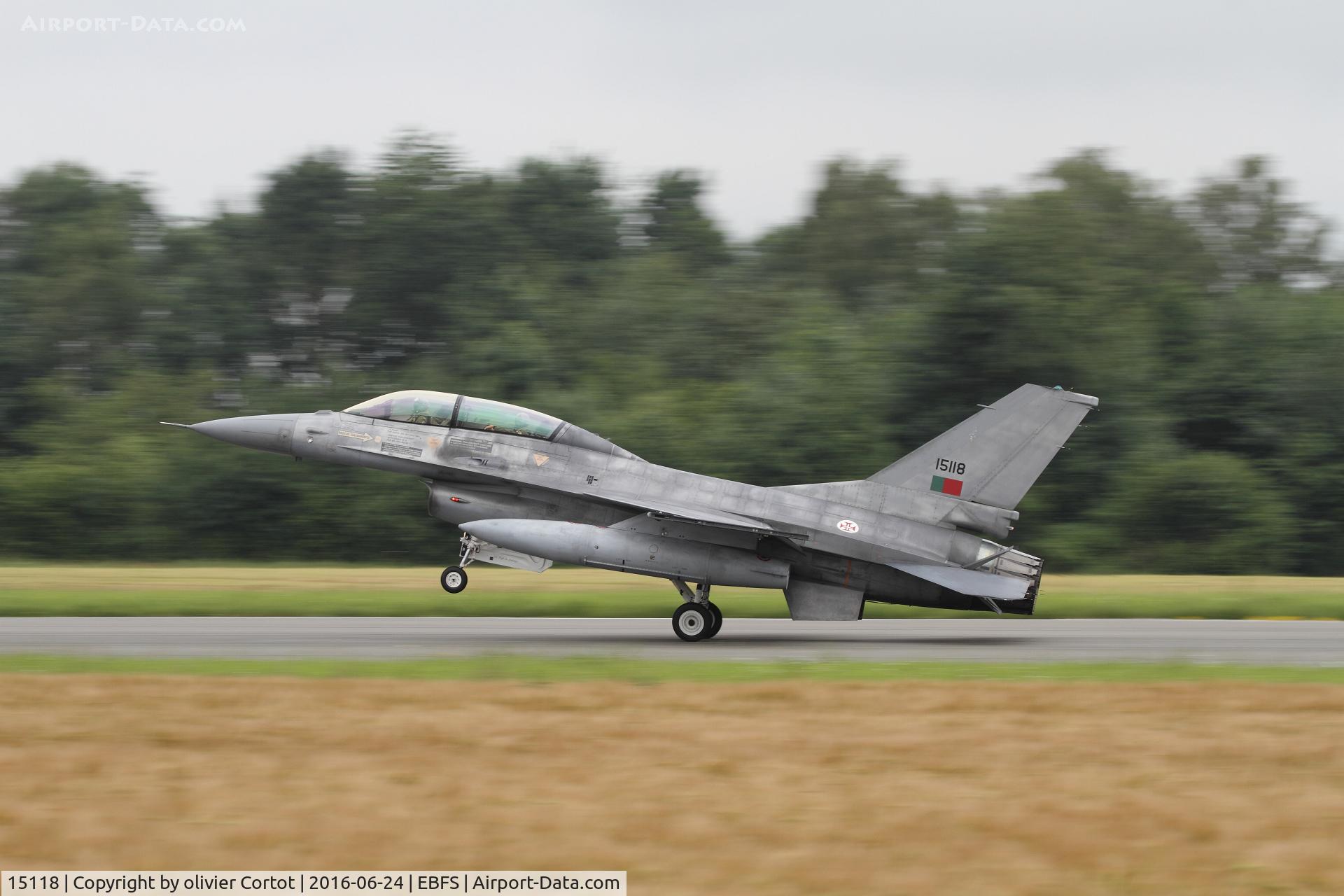 15118, Lockheed F-16B Fighting Falcon C/N AB-01, landing at Florennes