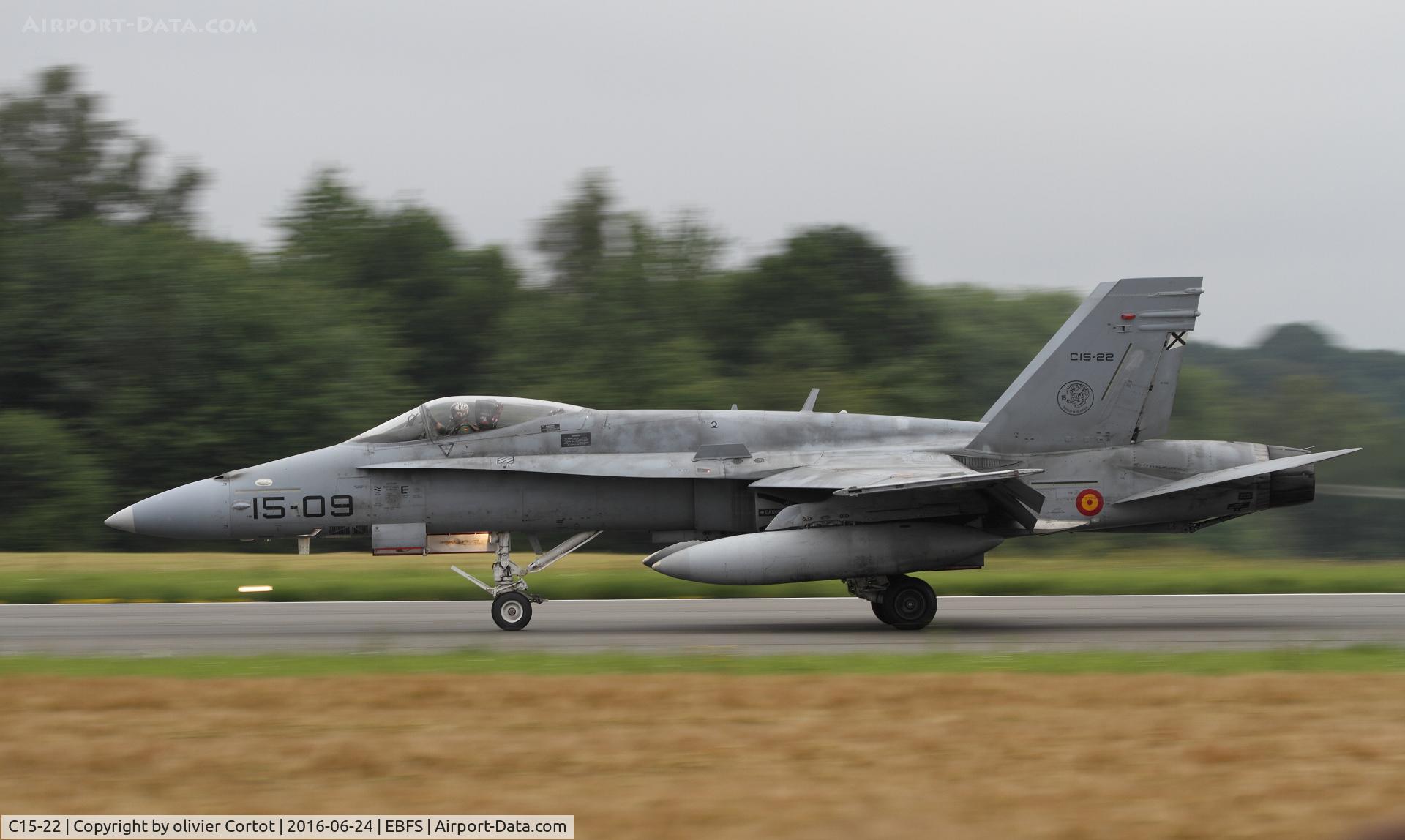 C15-22, McDonnell Douglas EF-18A Hornet C/N 0572/A479, Landing at Florennes