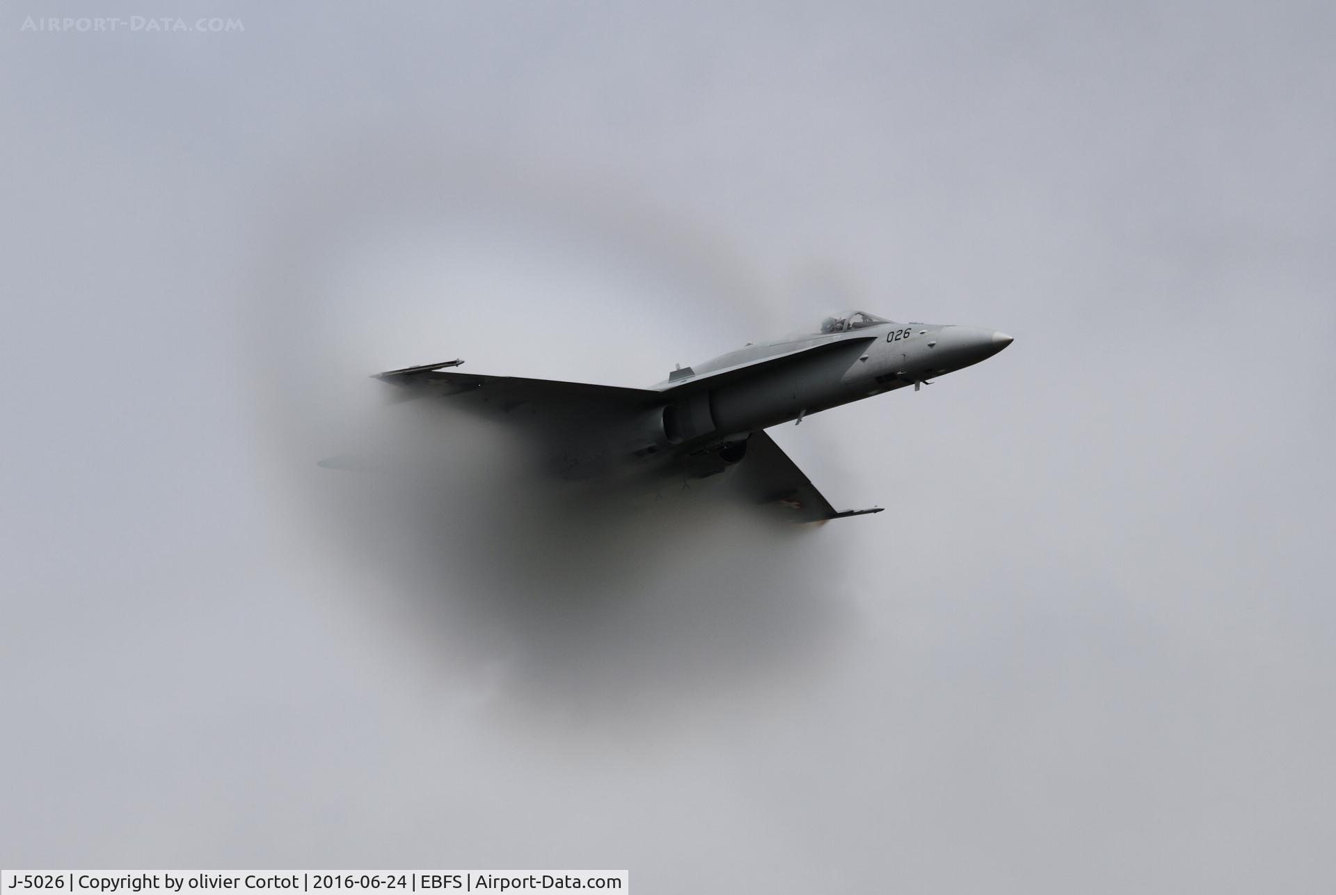 J-5026, 1999 McDonnell Douglas F/A-18C Hornet C/N 1375/SFC026, Florennes airshow