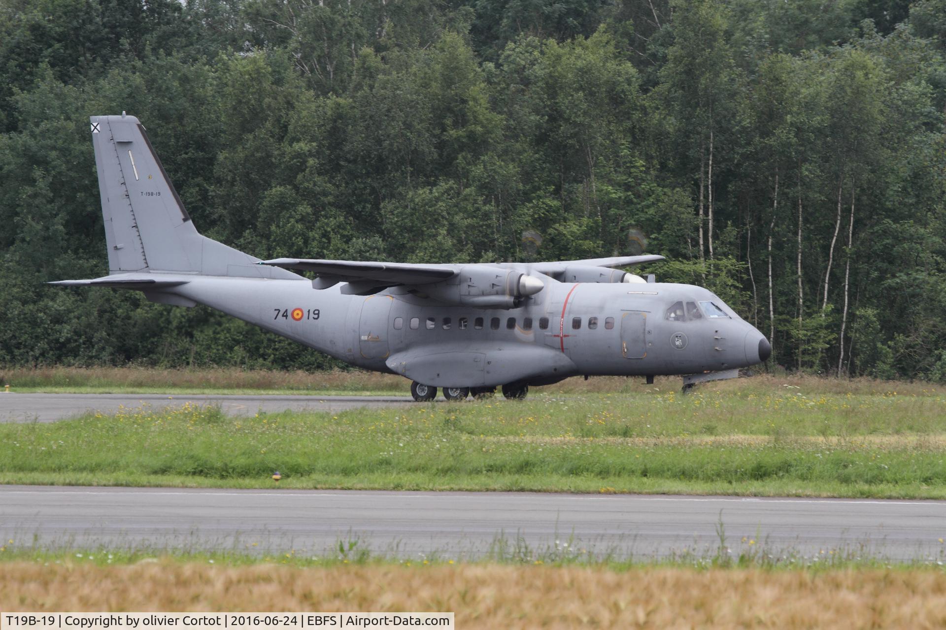 T19B-19, 1993 Airtech CN-235-100M C/N C076, Spanish solo display support aircraft