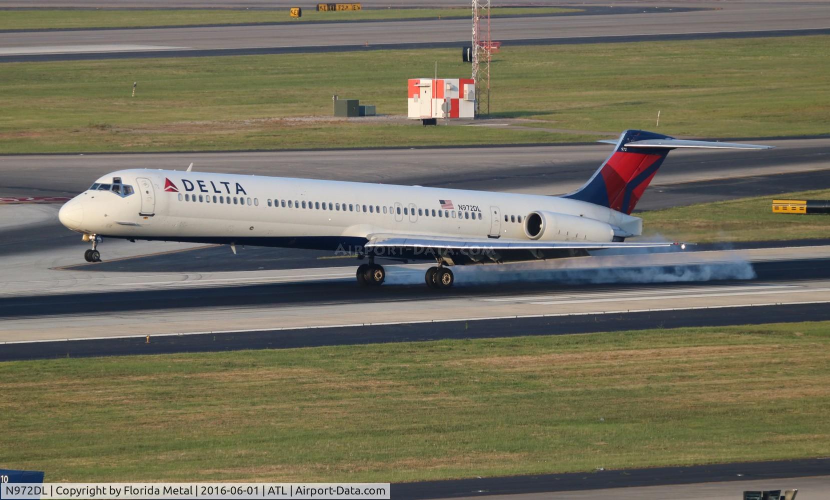 N972DL, 1991 McDonnell Douglas MD-88 C/N 53215, Delta