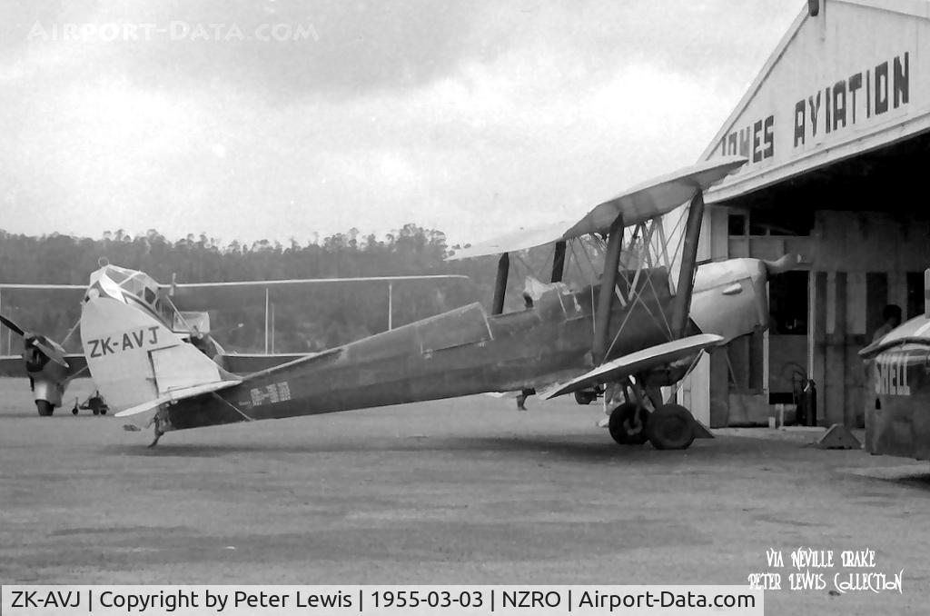 ZK-AVJ, De Havilland Australia DH-82A Tiger Moth C/N DHA401, James Aviation Ltd., Hamilton
at old Rotorua airfield, Fenton Street