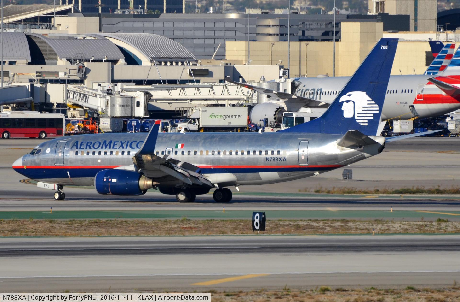 N788XA, 2004 Boeing 737-752 C/N 33788, AeroMexico B737 arrived.