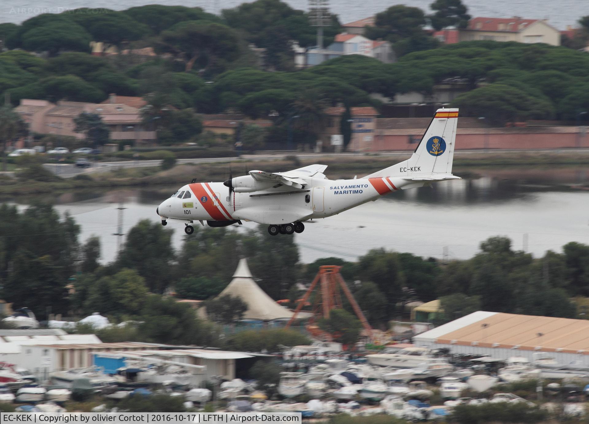 EC-KEK, CASA CN-235-300 C/N C166, about to land at Hyères airport