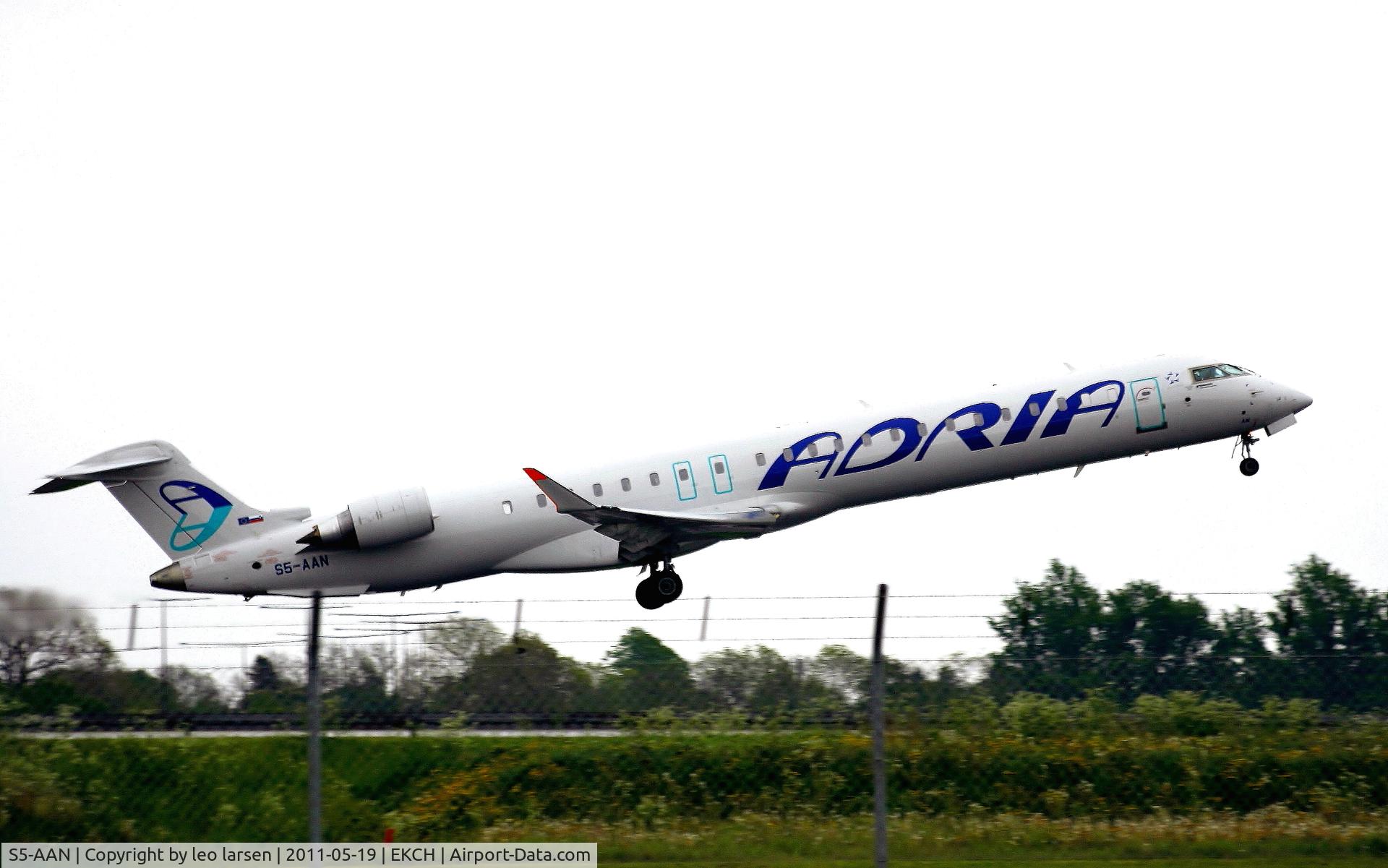 S5-AAN, 2008 Bombardier CRJ-900 NG (CL-600-2D24) C/N 15207, Copenhagen 19.5.11