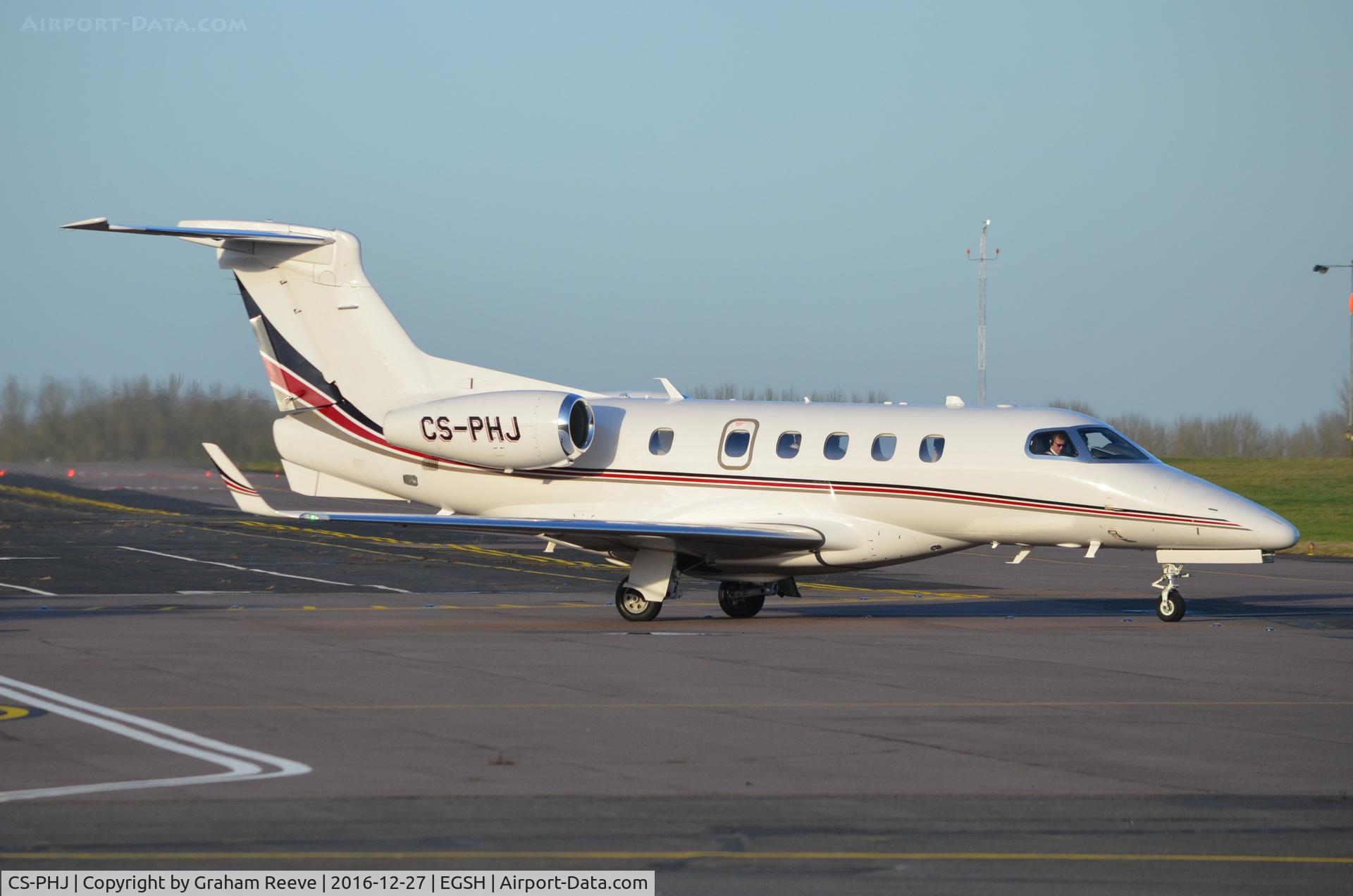 CS-PHJ, 2016 Embraer EMB-505 Phenom 300 C/N 50500336, Departing from Norwich.