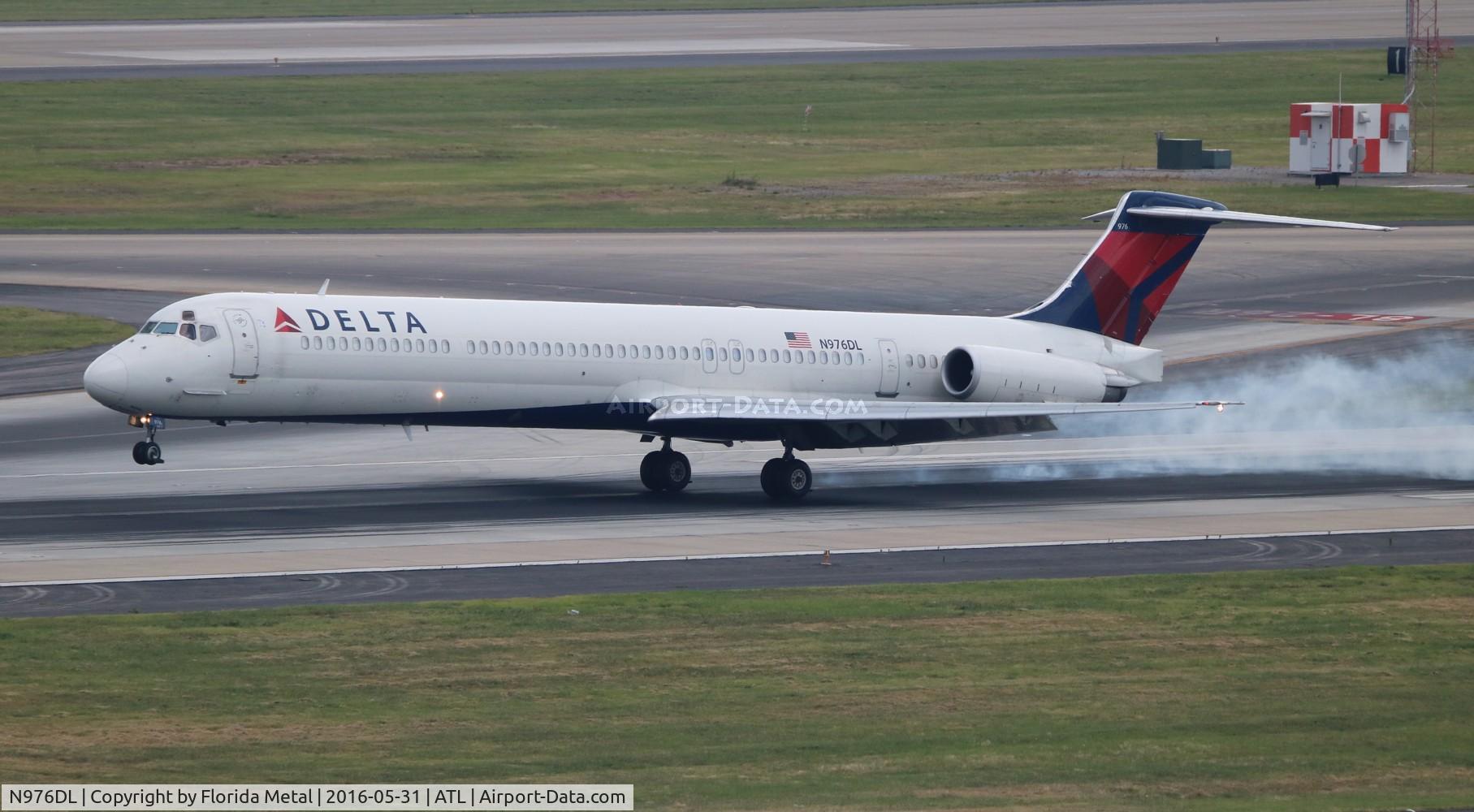 N976DL, 1991 McDonnell Douglas MD-88 C/N 53257, Delta