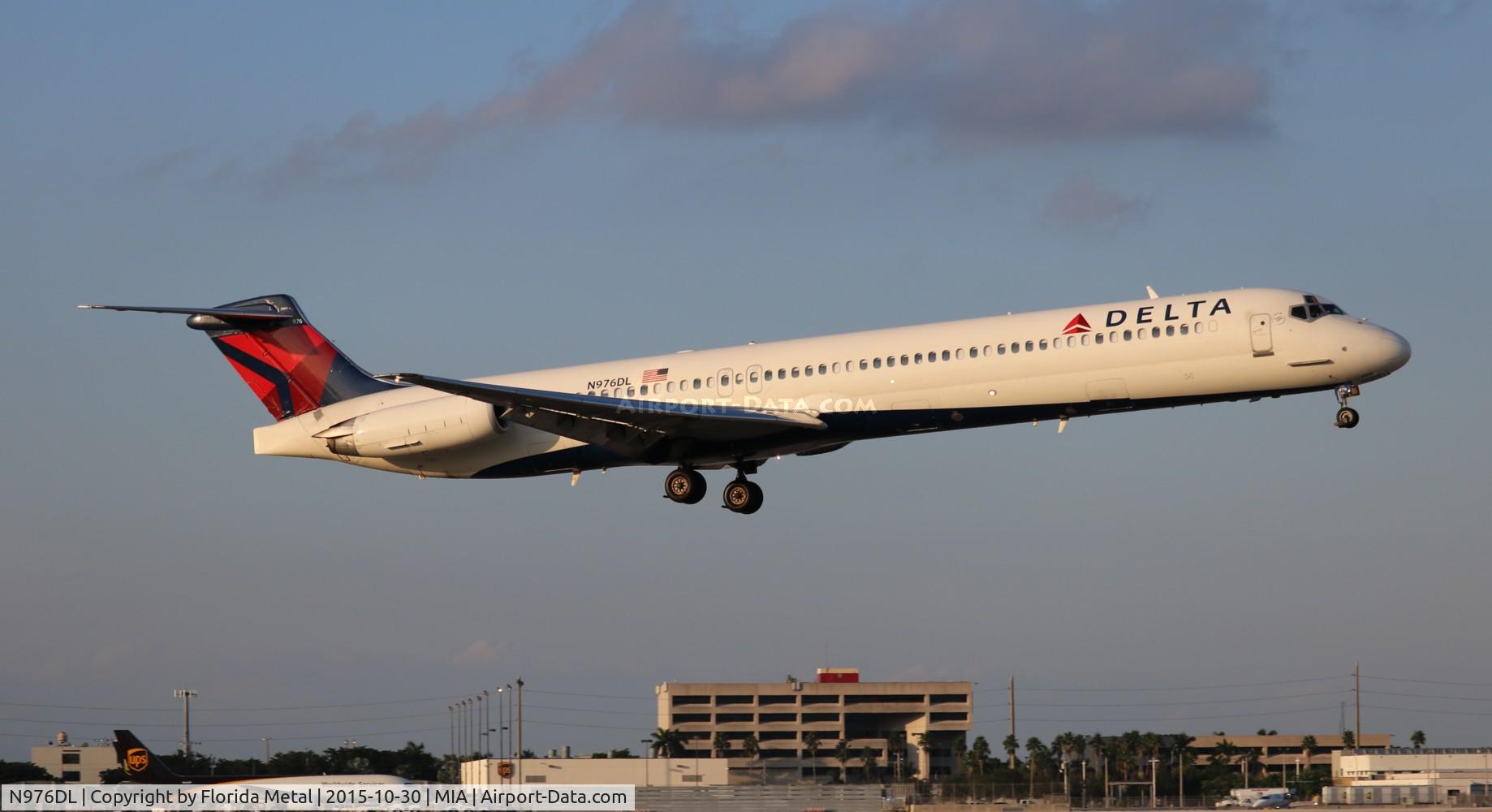 N976DL, 1991 McDonnell Douglas MD-88 C/N 53257, Delta
