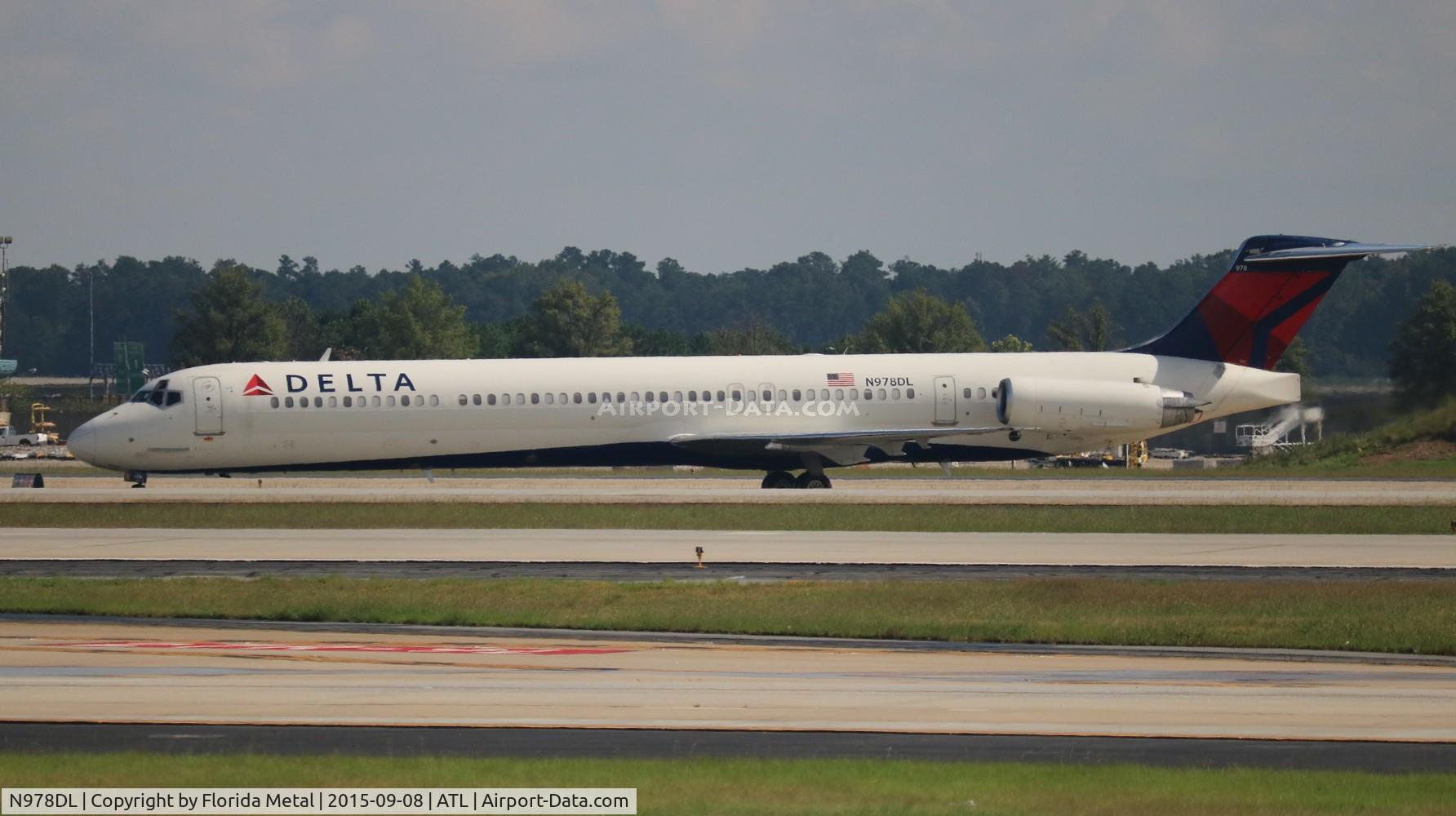 N978DL, 1991 McDonnell Douglas MD-88 C/N 53259, Delta