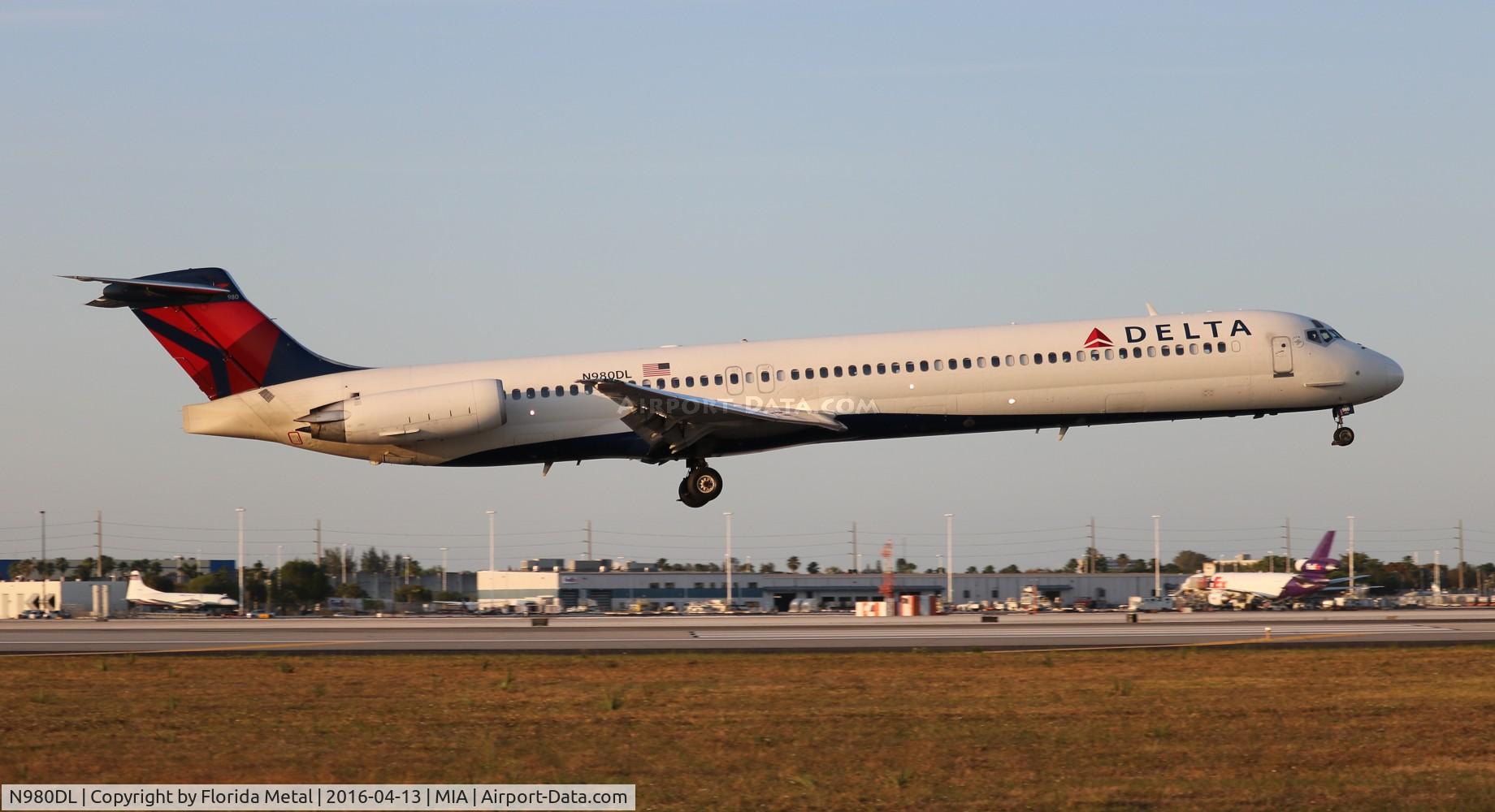 N980DL, 1991 McDonnell Douglas MD-88 C/N 53267, Delta