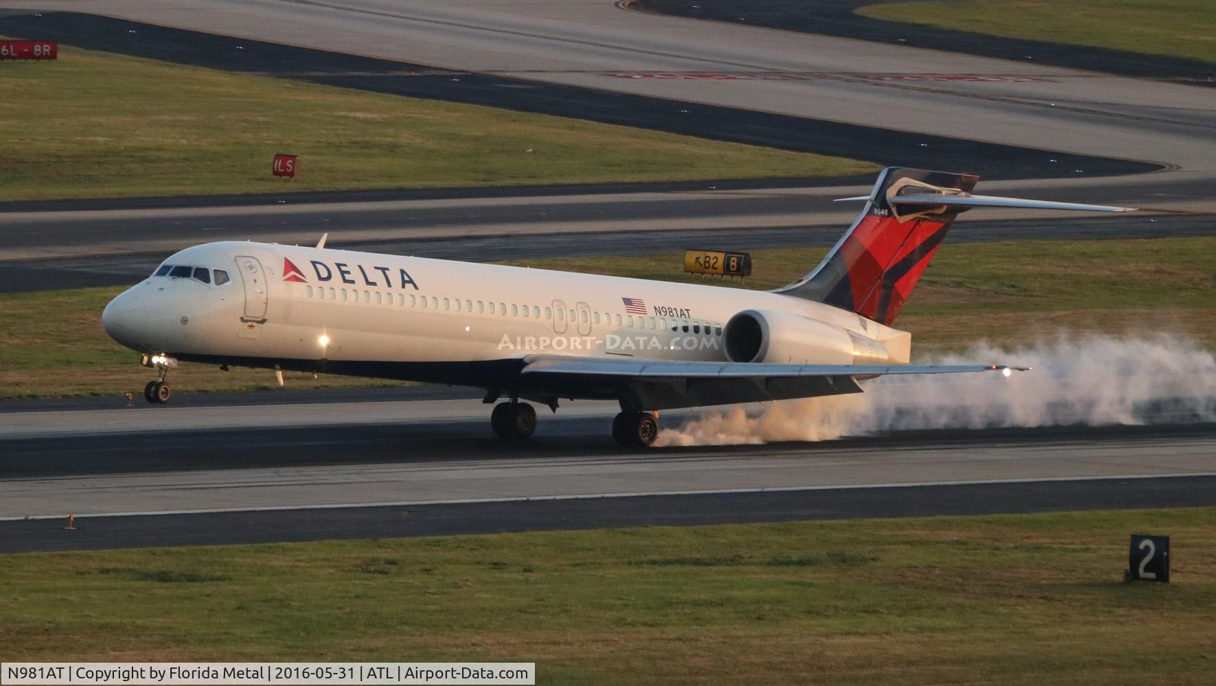 N981AT, 2002 Boeing 717-200 C/N 55040, Delta