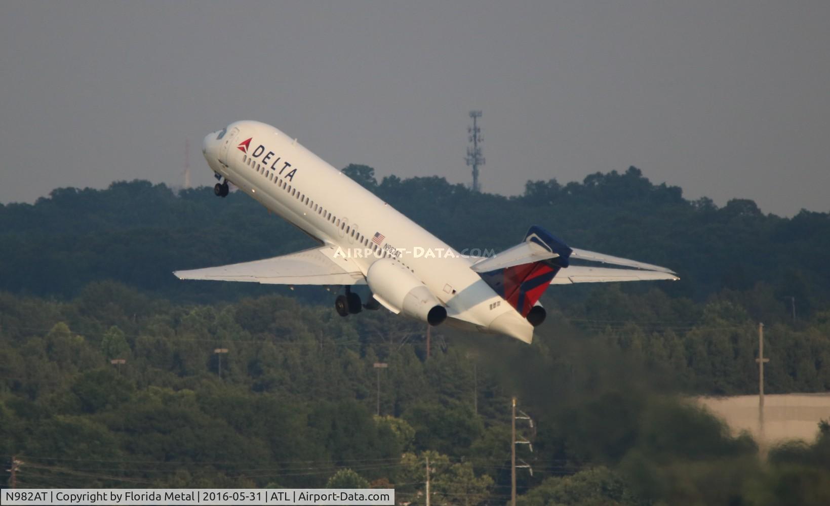 N982AT, 2002 Boeing 717-200 C/N 55041, Delta