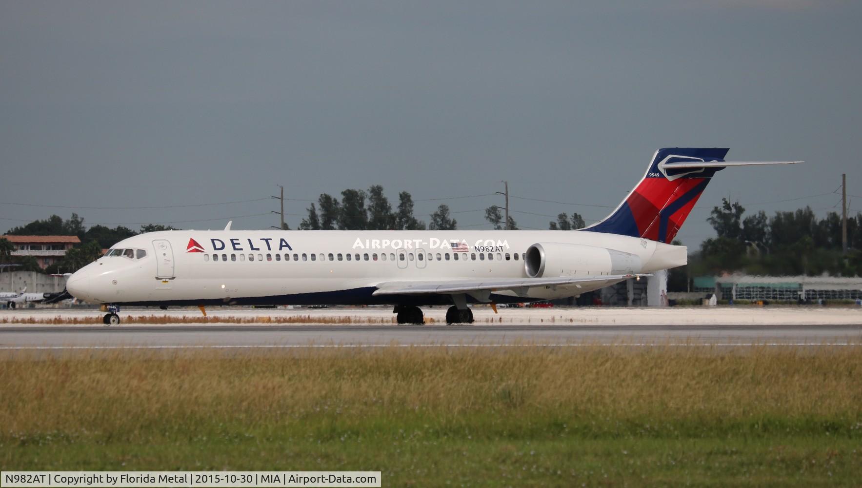 N982AT, 2002 Boeing 717-200 C/N 55041, Delta