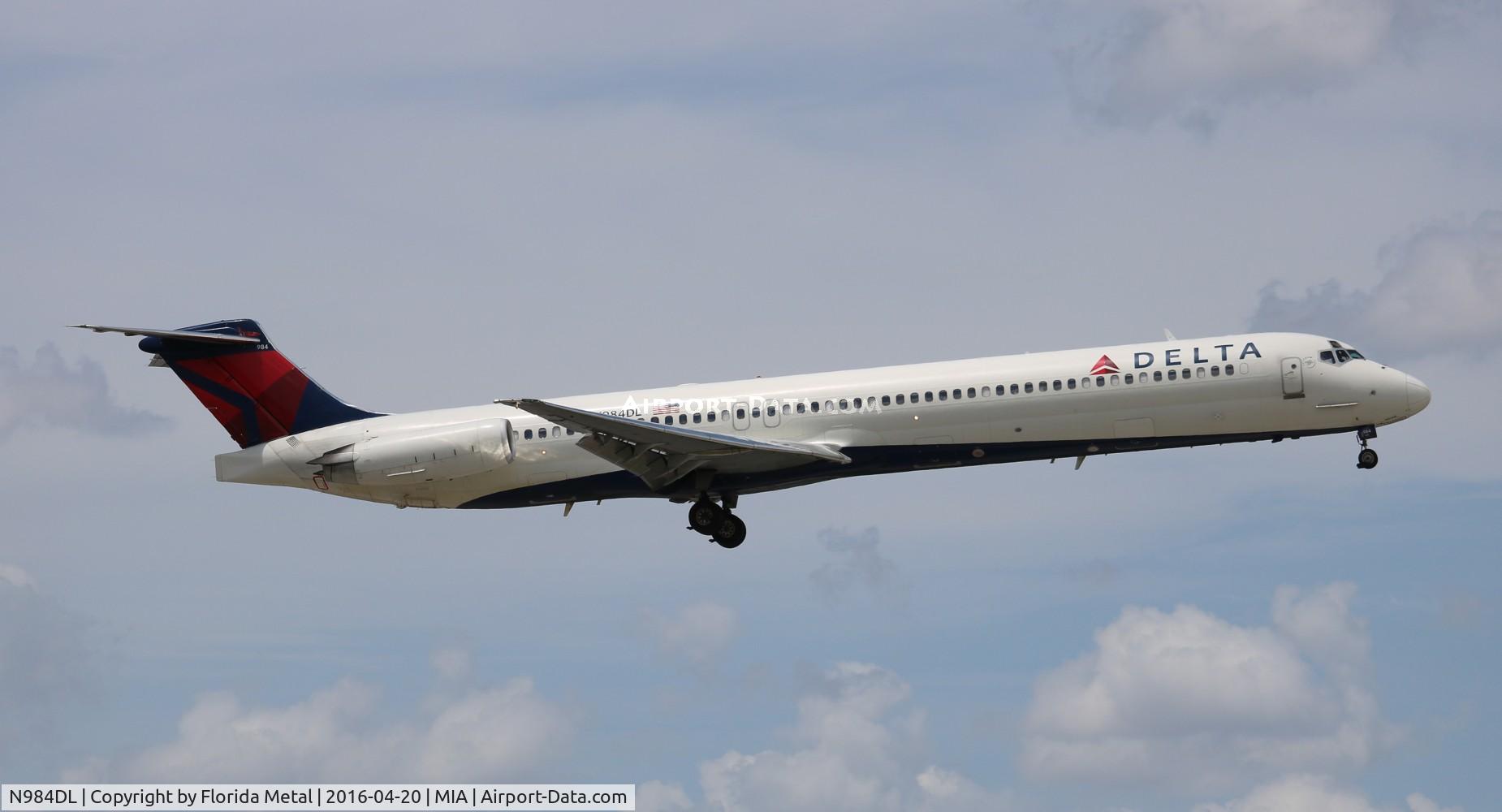 N984DL, 1991 McDonnell Douglas MD-88 C/N 53311, Delta